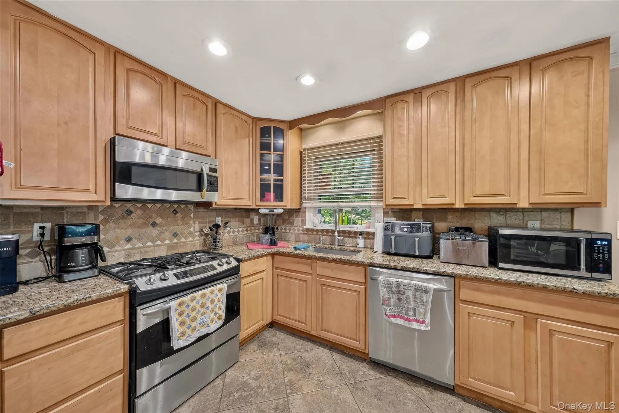 15 Oscawana Heights Road, Putnam Valley, NY, 4 Bedrooms Bedrooms, 10 Rooms Rooms,2 BathroomsBathrooms,Residential,For Rent,Oscawana Heights,0,1044209 15 Oscawana Heights Road, Putnam Valley, NY, 4 Bedrooms Bedrooms, 10 Rooms Rooms,2 BathroomsBathrooms,Residential,For Rent,Oscawana Heights,0,1044209