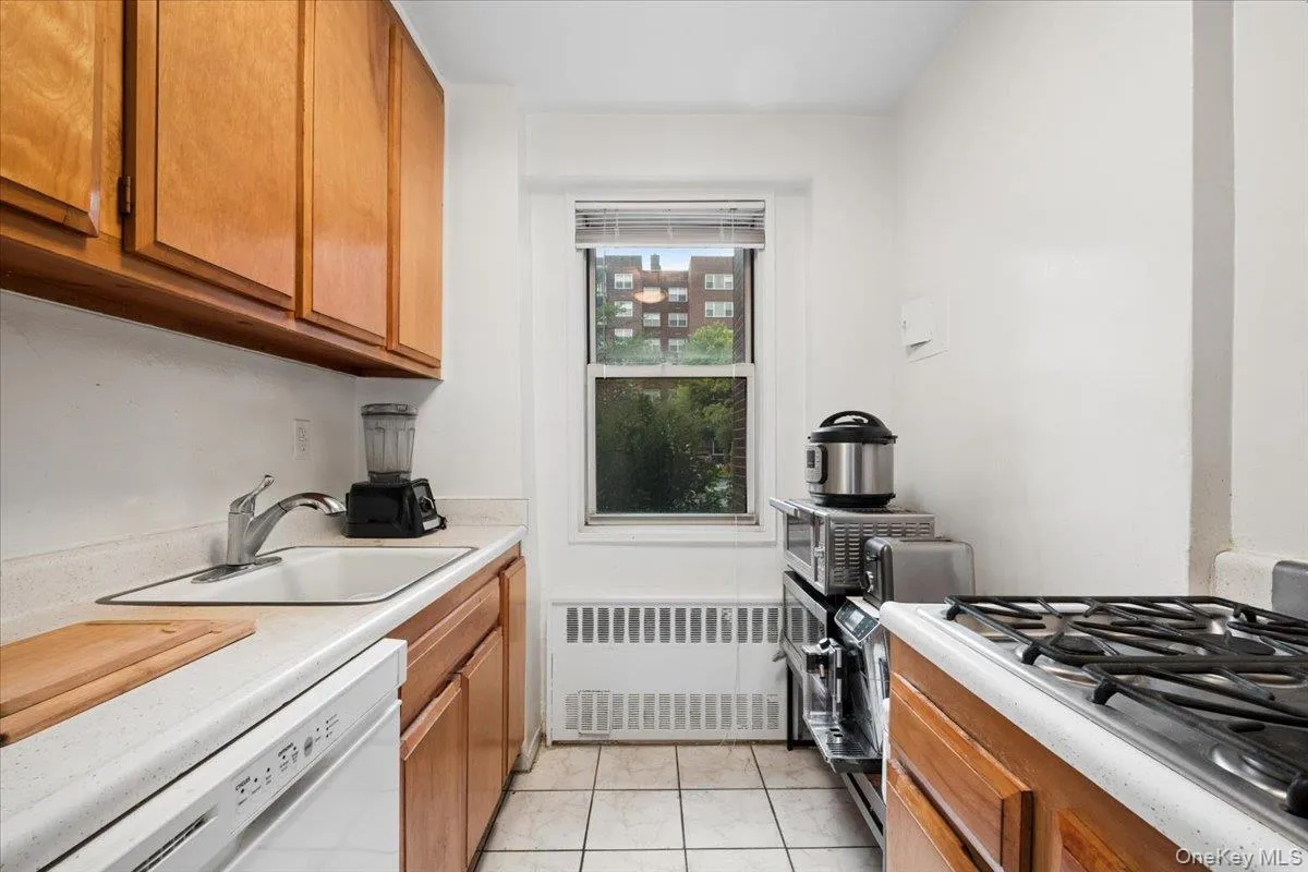 Kitchen with window Kitchen with window