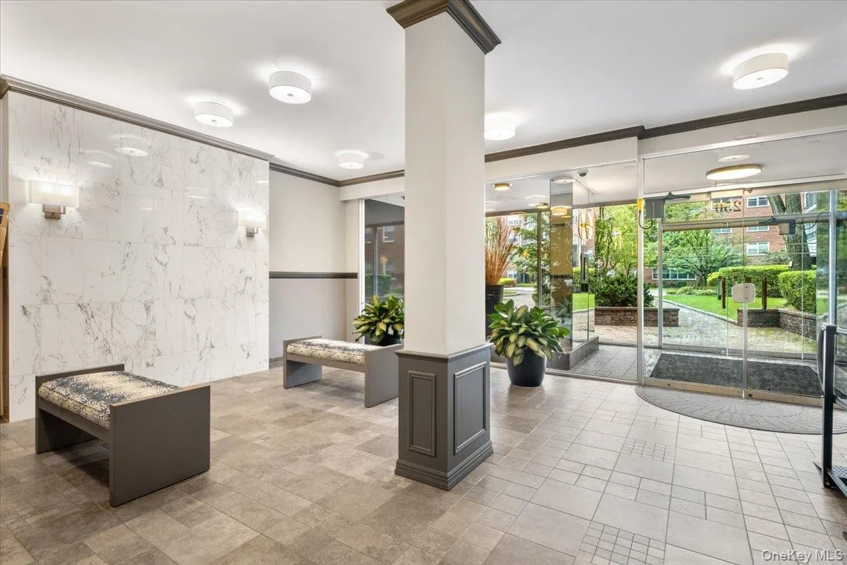 Lobby Lobby