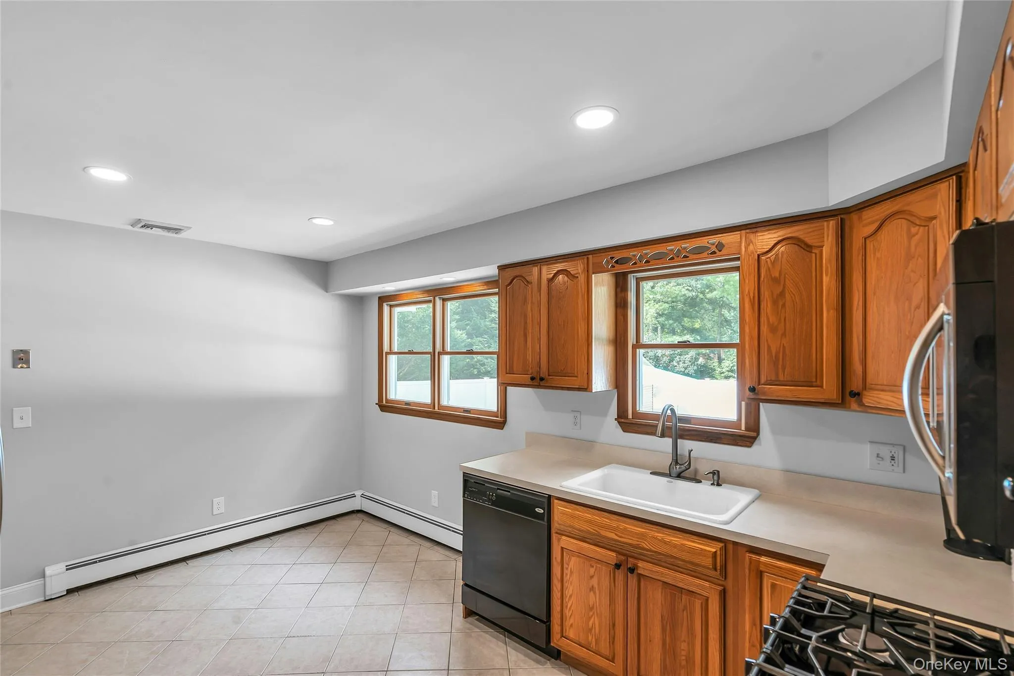 19 Opal Court, Smithtown, NY, 4 Bedrooms Bedrooms, 8 Rooms Rooms,1 BathroomBathrooms,Residential,For Rent,Opal,0,1044212 19 Opal Court, Smithtown, NY, 4 Bedrooms Bedrooms, 8 Rooms Rooms,1 BathroomBathrooms,Residential,For Rent,Opal,0,1044212