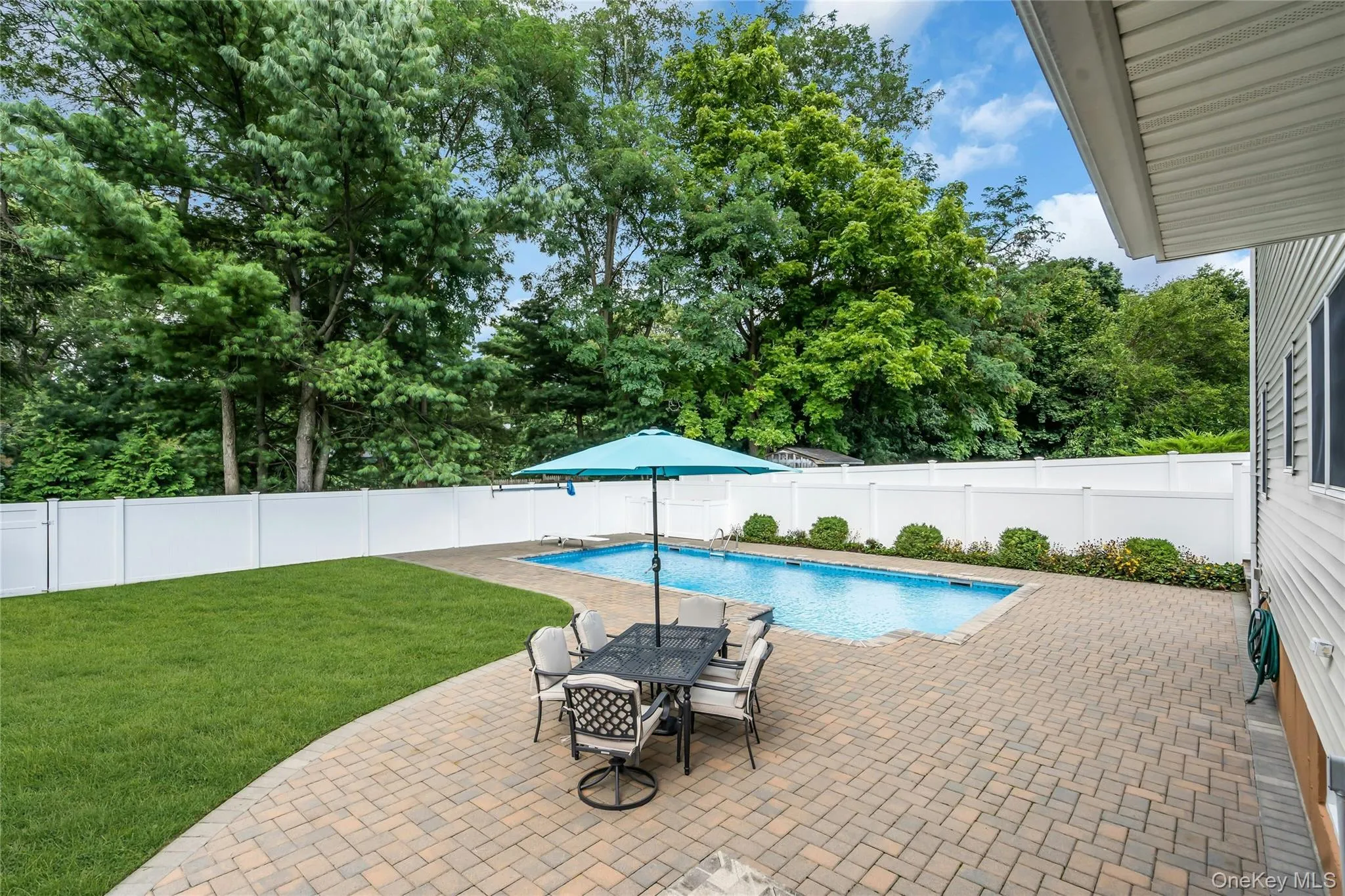 19 Opal Court, Smithtown, NY, 4 Bedrooms Bedrooms, 8 Rooms Rooms,1 BathroomBathrooms,Residential,For Rent,Opal,0,1044212 19 Opal Court, Smithtown, NY, 4 Bedrooms Bedrooms, 8 Rooms Rooms,1 BathroomBathrooms,Residential,For Rent,Opal,0,1044212