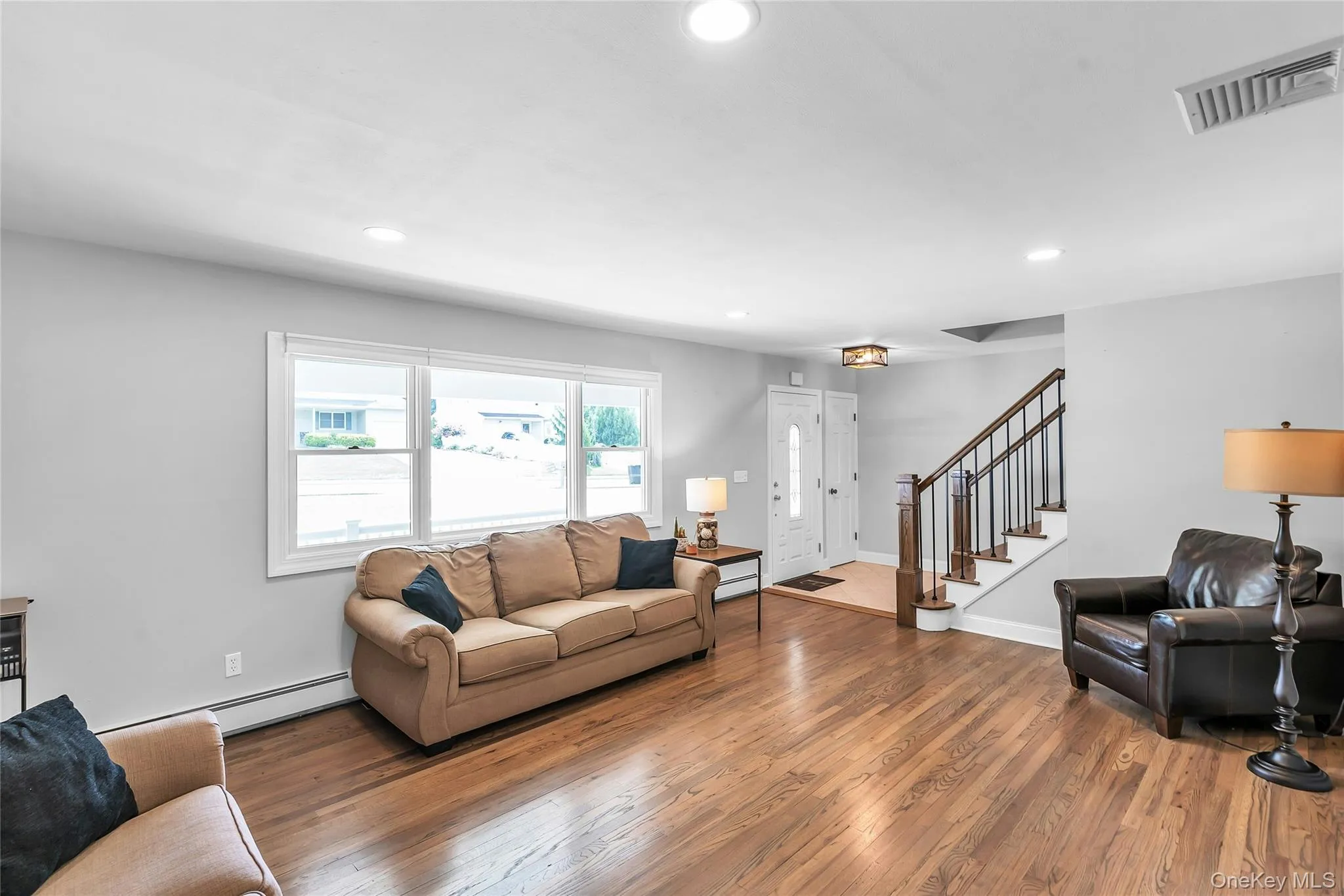 19 Opal Court, Smithtown, NY, 4 Bedrooms Bedrooms, 8 Rooms Rooms,1 BathroomBathrooms,Residential,For Rent,Opal,0,1044212 19 Opal Court, Smithtown, NY, 4 Bedrooms Bedrooms, 8 Rooms Rooms,1 BathroomBathrooms,Residential,For Rent,Opal,0,1044212