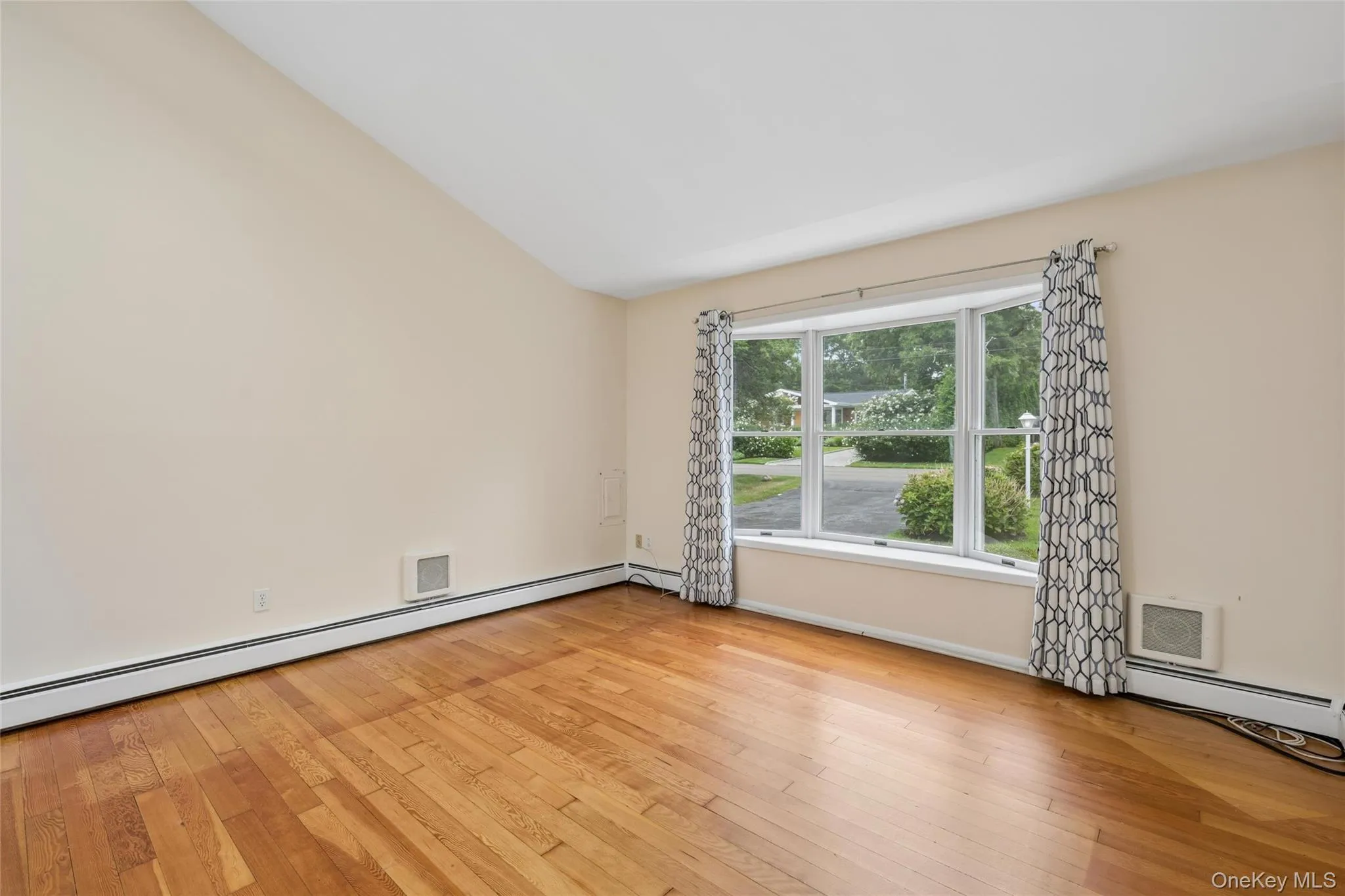 59 Homewood Drive, Southampton, NY, 3 Bedroom Bedrooms, 6 Room Rooms,2 BathroomBathrooms,Residential Lease,For Rent,Homewood,0,1044215 59 Homewood Drive, Southampton, NY, 3 Bedroom Bedrooms, 6 Room Rooms,2 BathroomBathrooms,Residential Lease,For Rent,Homewood,0,1044215
