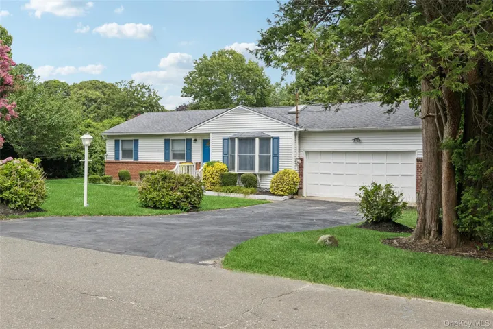 59 Homewood Drive, Southampton, New York 11946