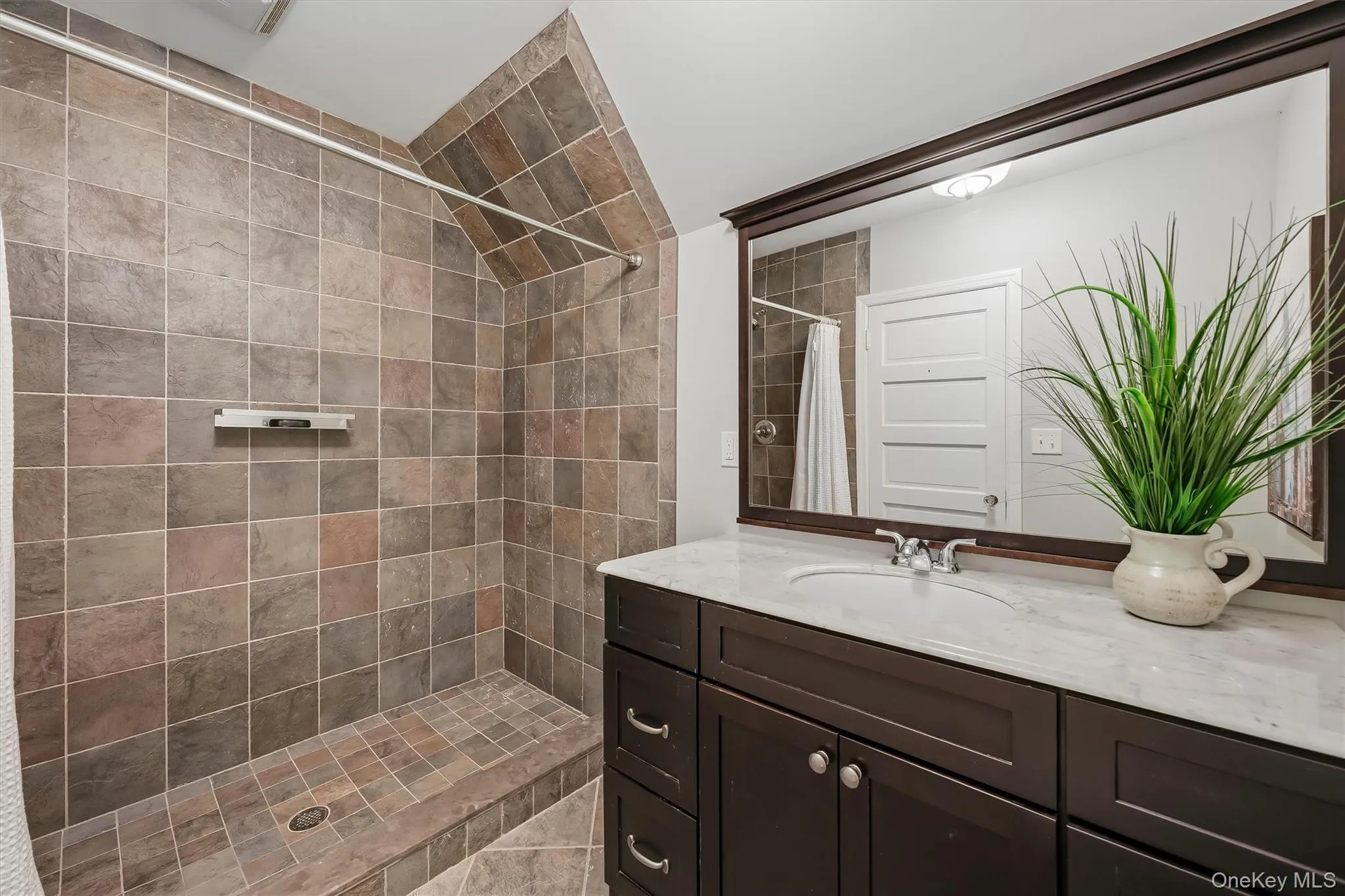31 Desmond Avenue, Yonkers, NY, 5 Bedrooms Bedrooms, 11 Rooms Rooms,3 BathroomsBathrooms,Residential Lease,For Rent,Desmond,0,1044216 31 Desmond Avenue, Yonkers, NY, 5 Bedrooms Bedrooms, 11 Rooms Rooms,3 BathroomsBathrooms,Residential Lease,For Rent,Desmond,0,1044216