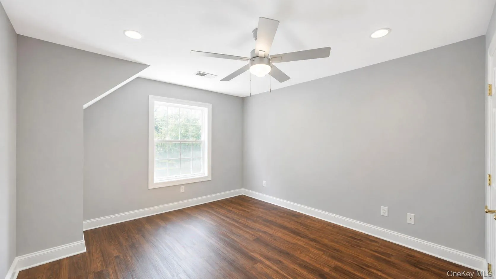 327 Medea Way, Islip, NY, 4 Bedrooms Bedrooms, 7 Rooms Rooms,3 BathroomsBathrooms,Residential,For Rent,Medea,0,1044221 327 Medea Way, Islip, NY, 4 Bedrooms Bedrooms, 7 Rooms Rooms,3 BathroomsBathrooms,Residential,For Rent,Medea,0,1044221