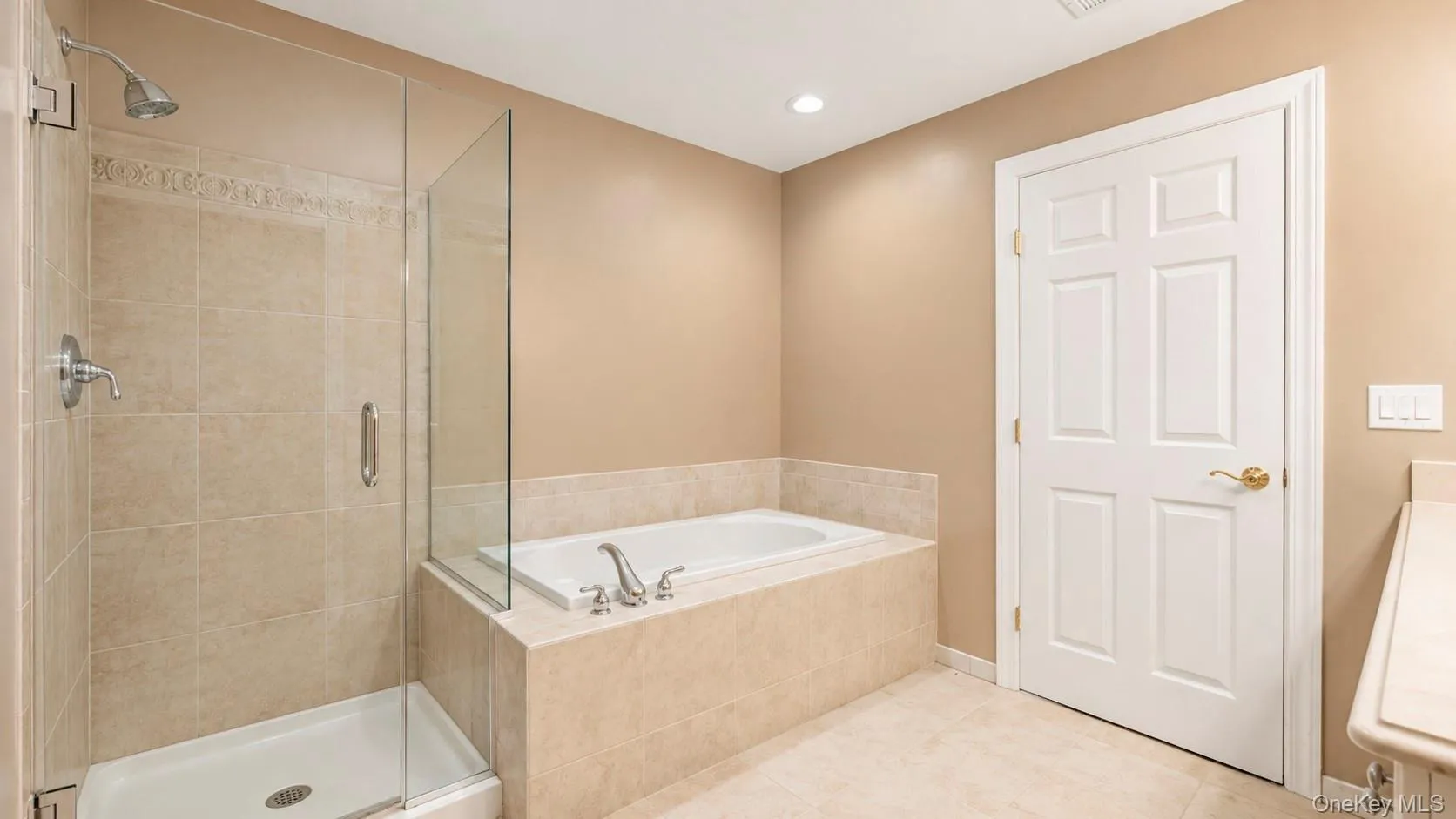 327 Medea Way, Islip, NY, 4 Bedrooms Bedrooms, 7 Rooms Rooms,3 BathroomsBathrooms,Residential,For Rent,Medea,0,1044221 327 Medea Way, Islip, NY, 4 Bedrooms Bedrooms, 7 Rooms Rooms,3 BathroomsBathrooms,Residential,For Rent,Medea,0,1044221
