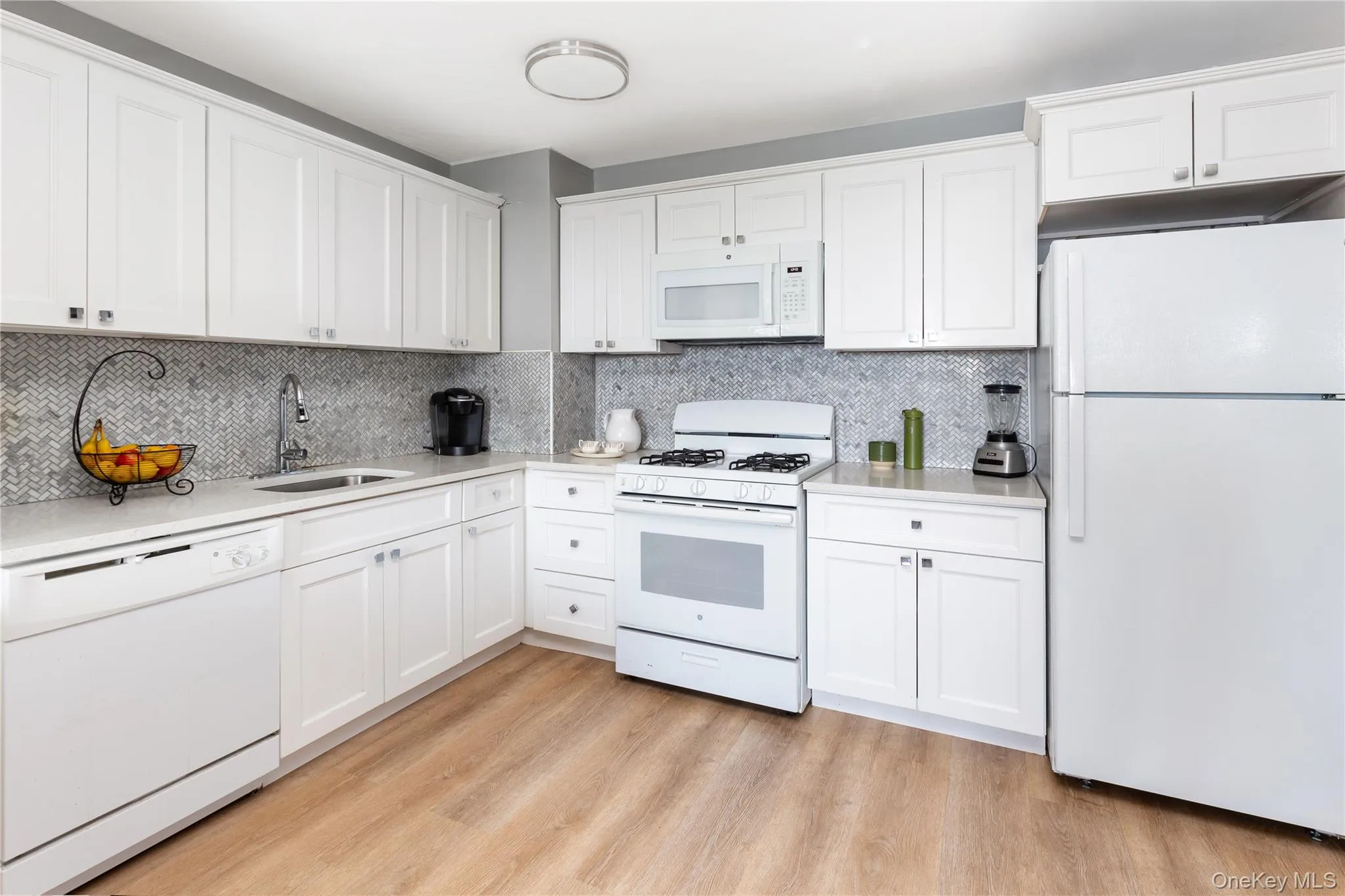 5800 Arlington Avenue, New York, NY, 2 Rooms Rooms,1 BathroomBathrooms,Residential,For Rent,Arlington,0,1044222 5800 Arlington Avenue, New York, NY, 2 Rooms Rooms,1 BathroomBathrooms,Residential,For Rent,Arlington,0,1044222