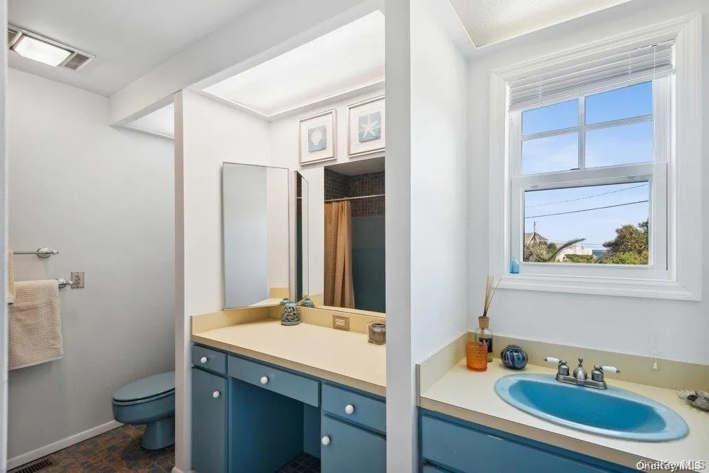 46 Captain Kidds Path, East Hampton, NY, 3 Bedrooms Bedrooms, 6 Rooms Rooms,1 BathroomBathrooms,Residential Lease,For Rent,Captain Kidds,0,1044226 46 Captain Kidds Path, East Hampton, NY, 3 Bedrooms Bedrooms, 6 Rooms Rooms,1 BathroomBathrooms,Residential Lease,For Rent,Captain Kidds,0,1044226