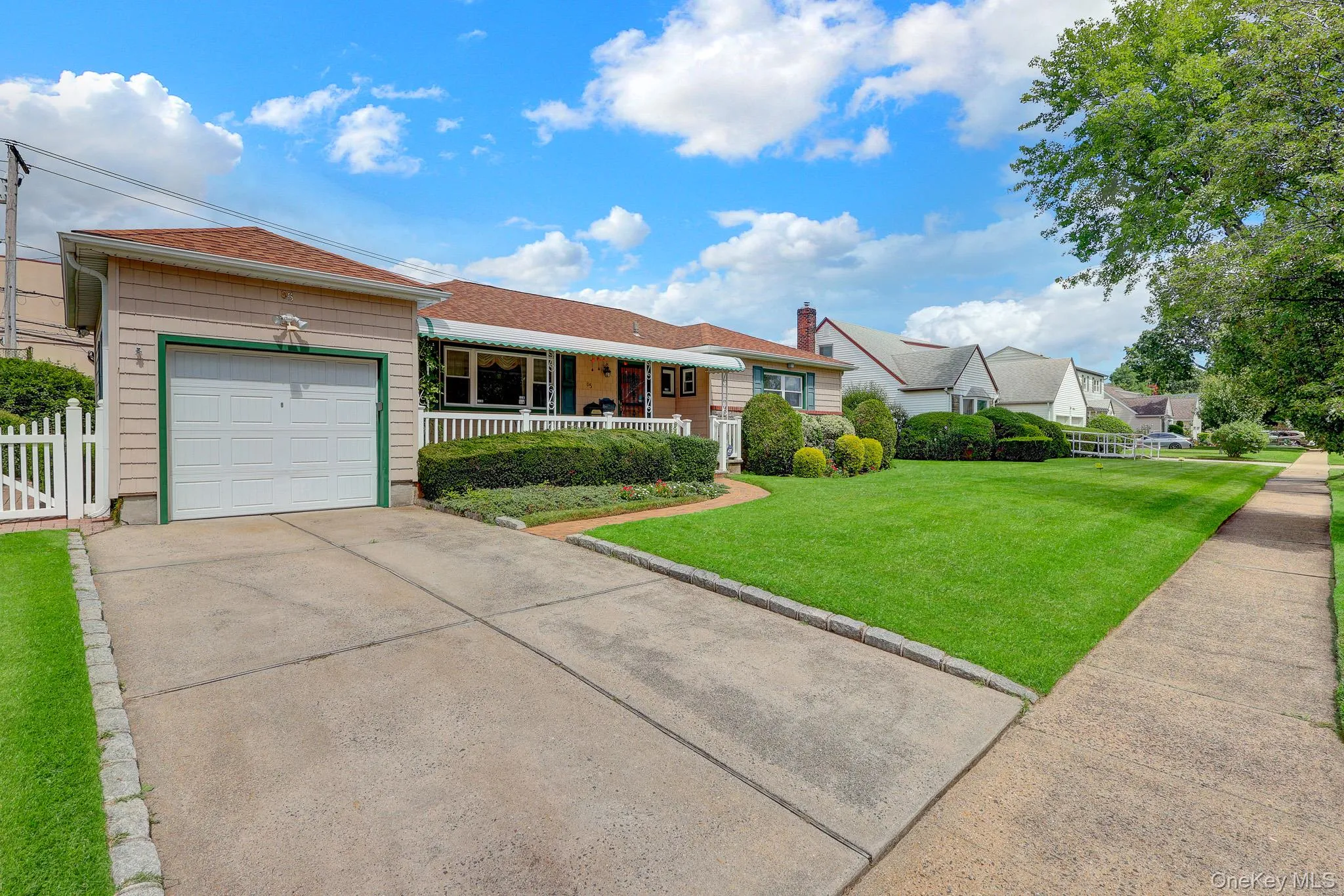 85 Joseph Street, North Hempstead, NY, 3 Bedrooms Bedrooms, 8 Rooms Rooms,2 BathroomsBathrooms,Residential,For Rent,Joseph,0,1044227 85 Joseph Street, North Hempstead, NY, 3 Bedrooms Bedrooms, 8 Rooms Rooms,2 BathroomsBathrooms,Residential,For Rent,Joseph,0,1044227