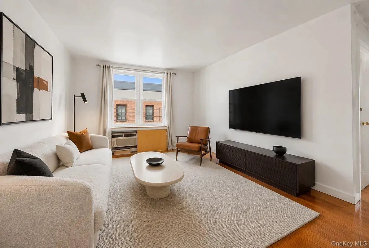 50-22 40th Street, New York, NY, 1 Bedroom Bedrooms, 3 Rooms Rooms,1 BathroomBathrooms,Residential,For Rent,40th,0,1044233 50-22 40th Street, New York, NY, 1 Bedroom Bedrooms, 3 Rooms Rooms,1 BathroomBathrooms,Residential,For Rent,40th,0,1044233