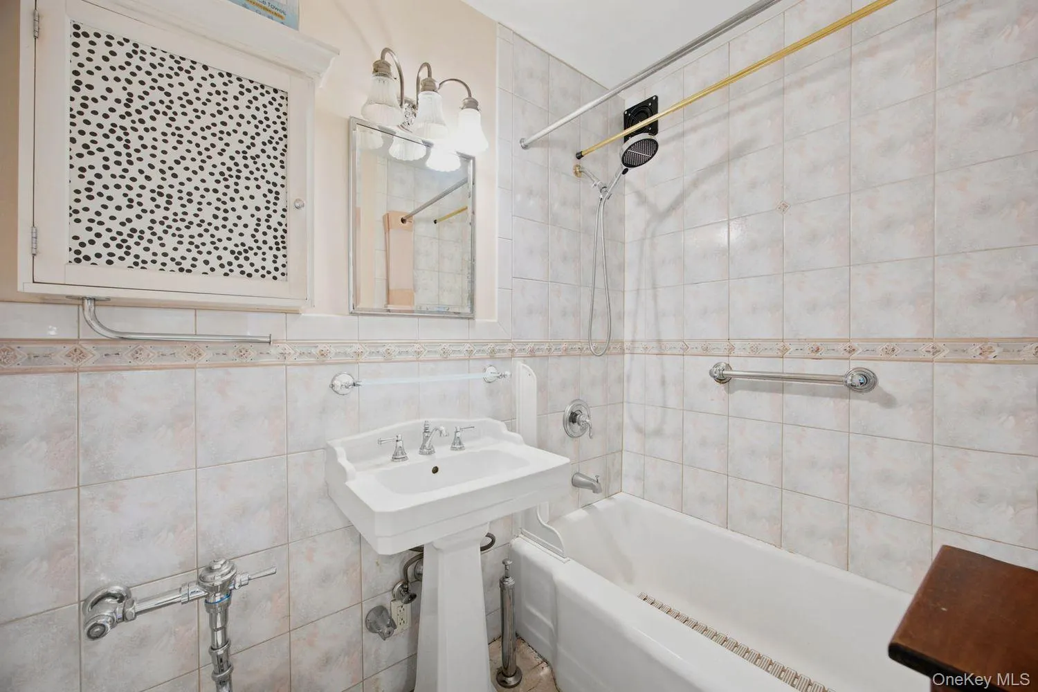 50-22 40th Street, New York, NY, 1 Bedroom Bedrooms, 3 Rooms Rooms,1 BathroomBathrooms,Residential,For Rent,40th,0,1044233 50-22 40th Street, New York, NY, 1 Bedroom Bedrooms, 3 Rooms Rooms,1 BathroomBathrooms,Residential,For Rent,40th,0,1044233