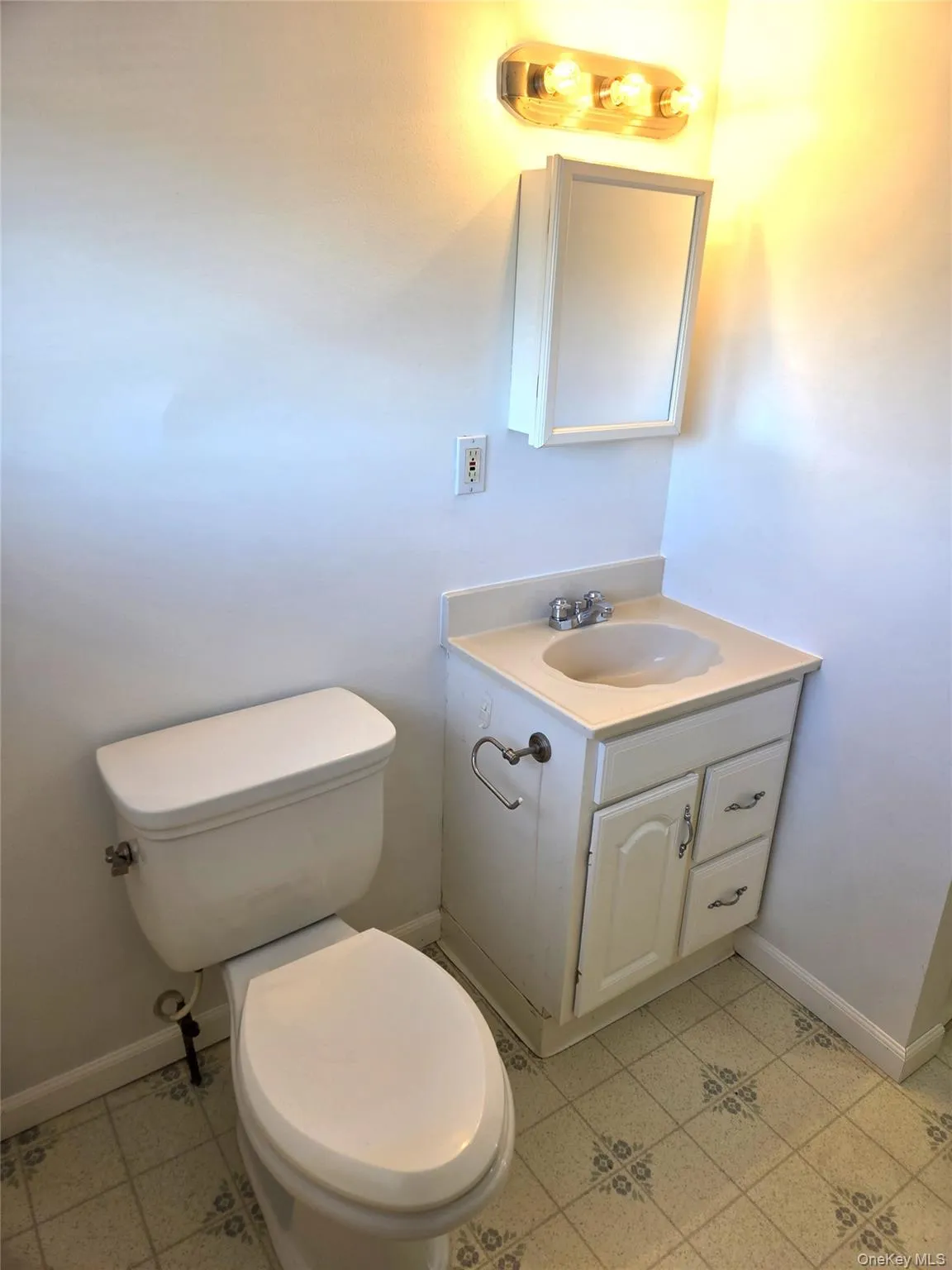 The Second Floor Full Bathroom Has Been Freshly Painted, Is Well Sized, Has A Large Window For Natural Light & A Stall Shower. The Second Floor Full Bathroom Has Been Freshly Painted, Is Well Sized, Has A Large Window For Natural Light & A Stall Shower.
