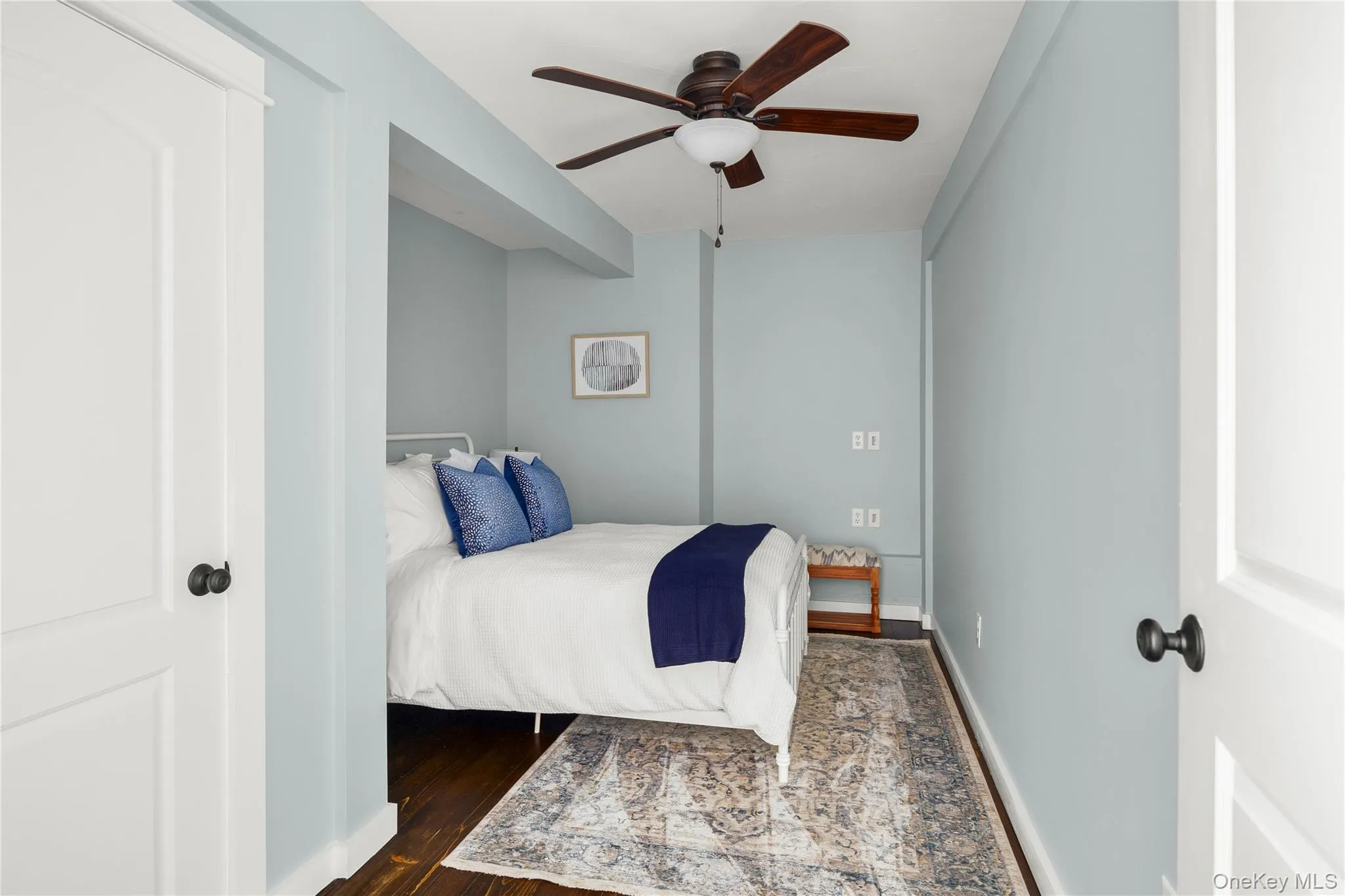 Lower level sleeping room/recreation room/office Lower level sleeping room/recreation room/office