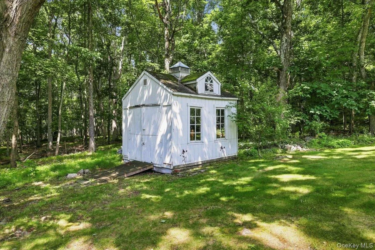 Custom shed Custom shed