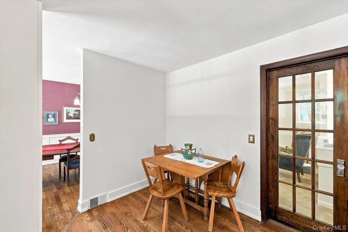 Enjoy a quiet informal breakfast. Enjoy a quiet informal breakfast.