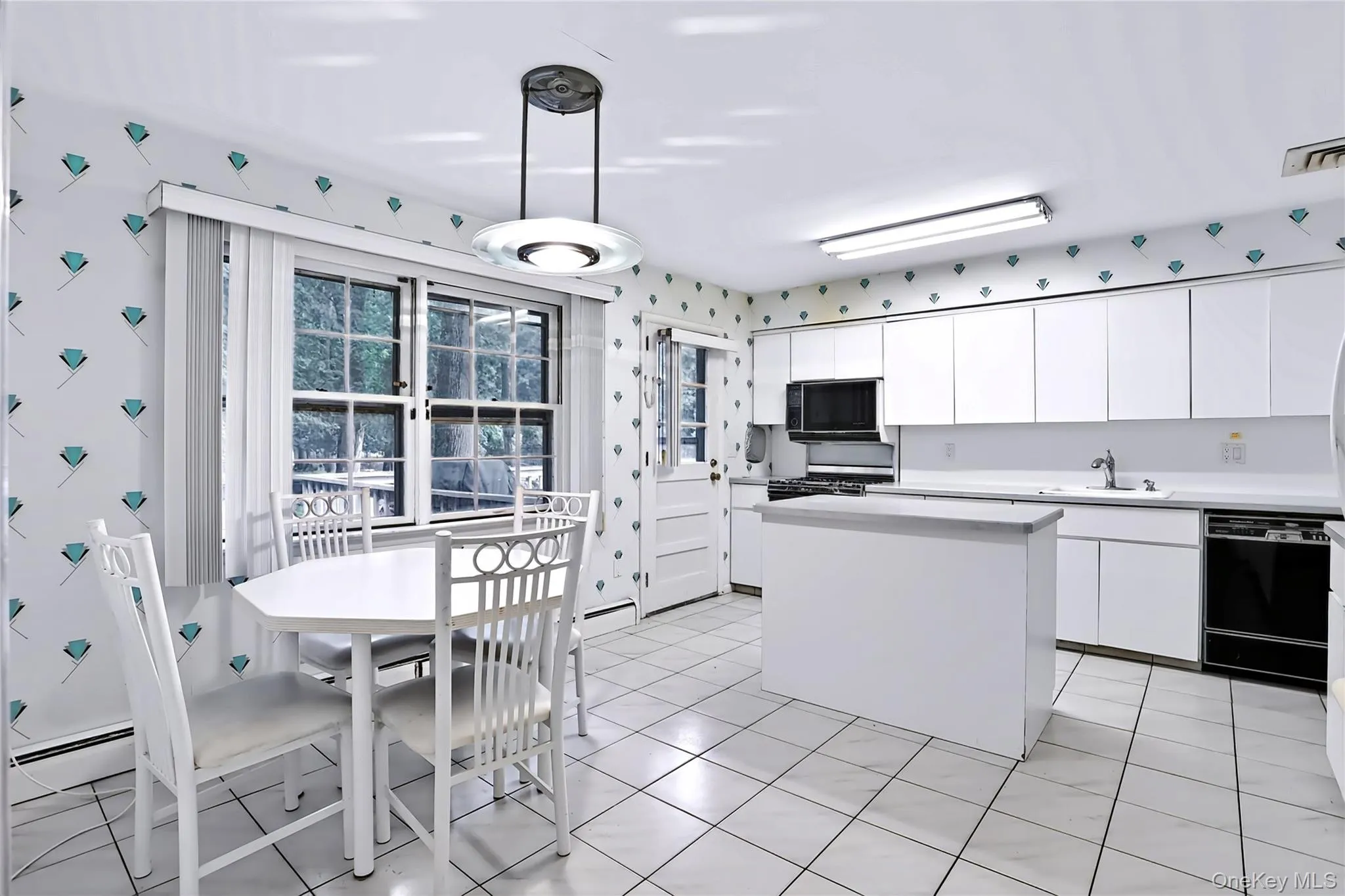 9 Bluejay Street, Ramapo, NY, 4 Bedrooms Bedrooms, 10 Rooms Rooms,2 BathroomsBathrooms,Residential,For Rent,Bluejay,0,1044253 9 Bluejay Street, Ramapo, NY, 4 Bedrooms Bedrooms, 10 Rooms Rooms,2 BathroomsBathrooms,Residential,For Rent,Bluejay,0,1044253