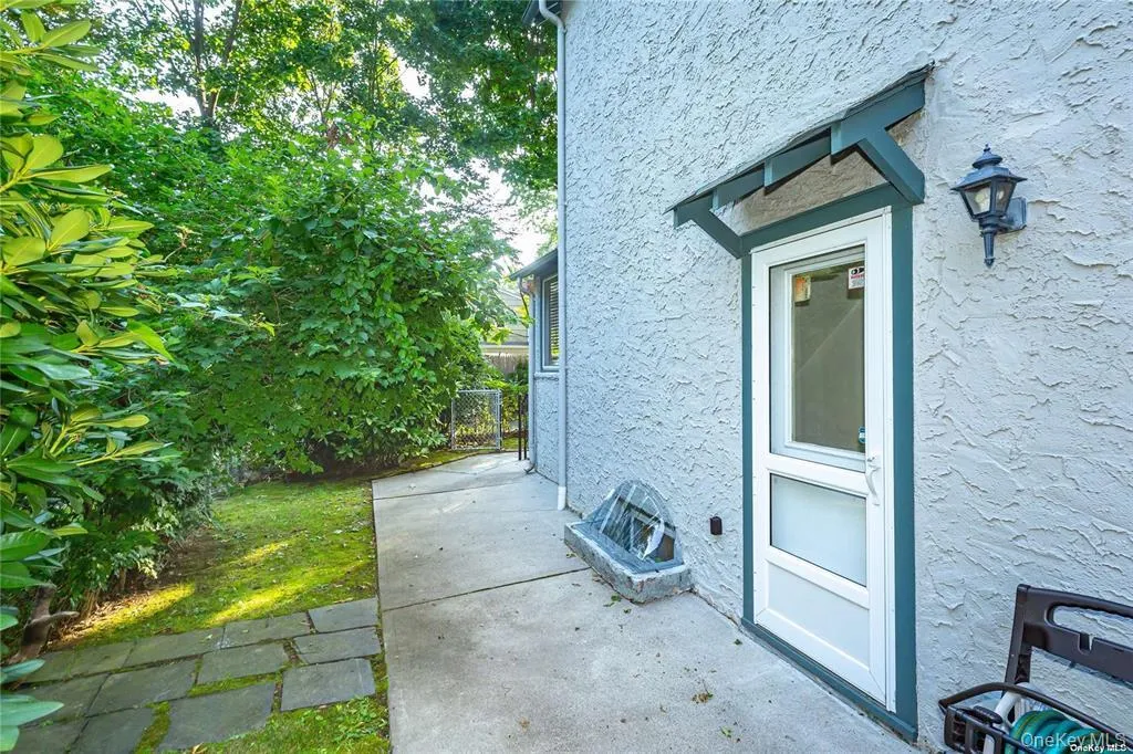 11 Potters Court, North Hempstead, NY, 2 Bedrooms Bedrooms, 4 Rooms Rooms,1 BathroomBathrooms,Residential Lease,For Rent,Potters,0,1044258 11 Potters Court, North Hempstead, NY, 2 Bedrooms Bedrooms, 4 Rooms Rooms,1 BathroomBathrooms,Residential Lease,For Rent,Potters,0,1044258