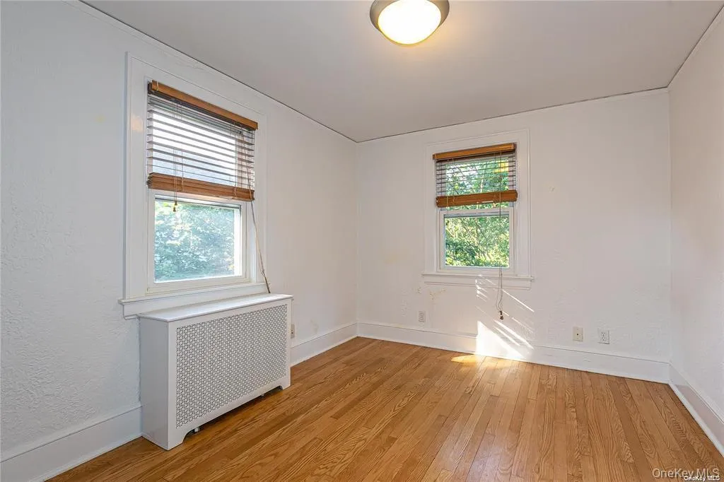 11 Potters Court, North Hempstead, NY, 2 Bedrooms Bedrooms, 4 Rooms Rooms,1 BathroomBathrooms,Residential Lease,For Rent,Potters,0,1044258 11 Potters Court, North Hempstead, NY, 2 Bedrooms Bedrooms, 4 Rooms Rooms,1 BathroomBathrooms,Residential Lease,For Rent,Potters,0,1044258