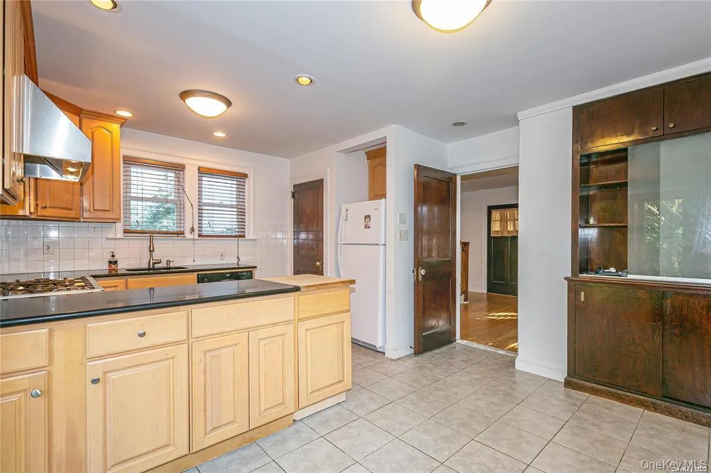 11 Potters Court, North Hempstead, NY, 2 Bedrooms Bedrooms, 4 Rooms Rooms,1 BathroomBathrooms,Residential Lease,For Rent,Potters,0,1044258 11 Potters Court, North Hempstead, NY, 2 Bedrooms Bedrooms, 4 Rooms Rooms,1 BathroomBathrooms,Residential Lease,For Rent,Potters,0,1044258