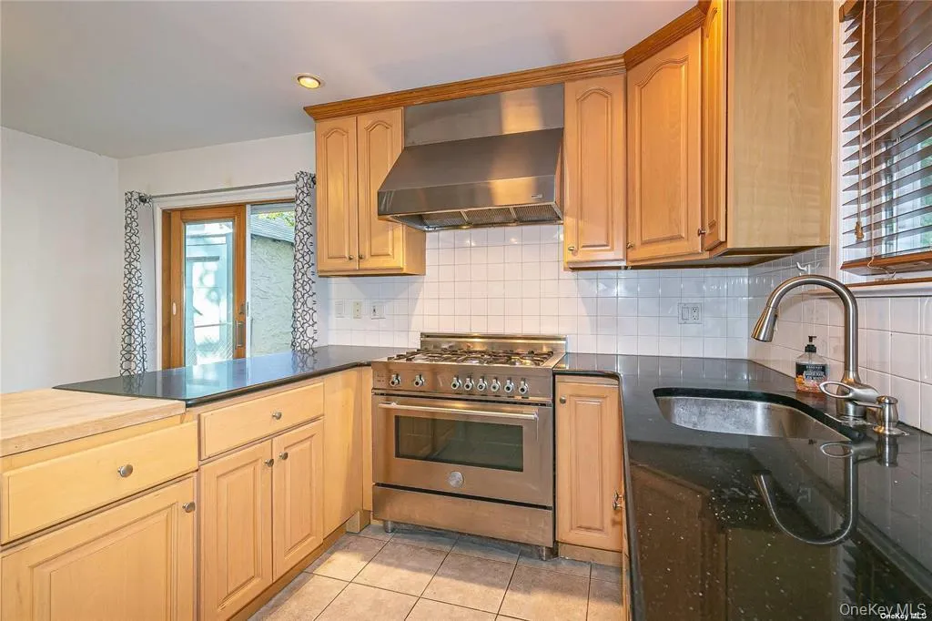 11 Potters Court, North Hempstead, NY, 2 Bedrooms Bedrooms, 4 Rooms Rooms,1 BathroomBathrooms,Residential Lease,For Rent,Potters,0,1044258 11 Potters Court, North Hempstead, NY, 2 Bedrooms Bedrooms, 4 Rooms Rooms,1 BathroomBathrooms,Residential Lease,For Rent,Potters,0,1044258