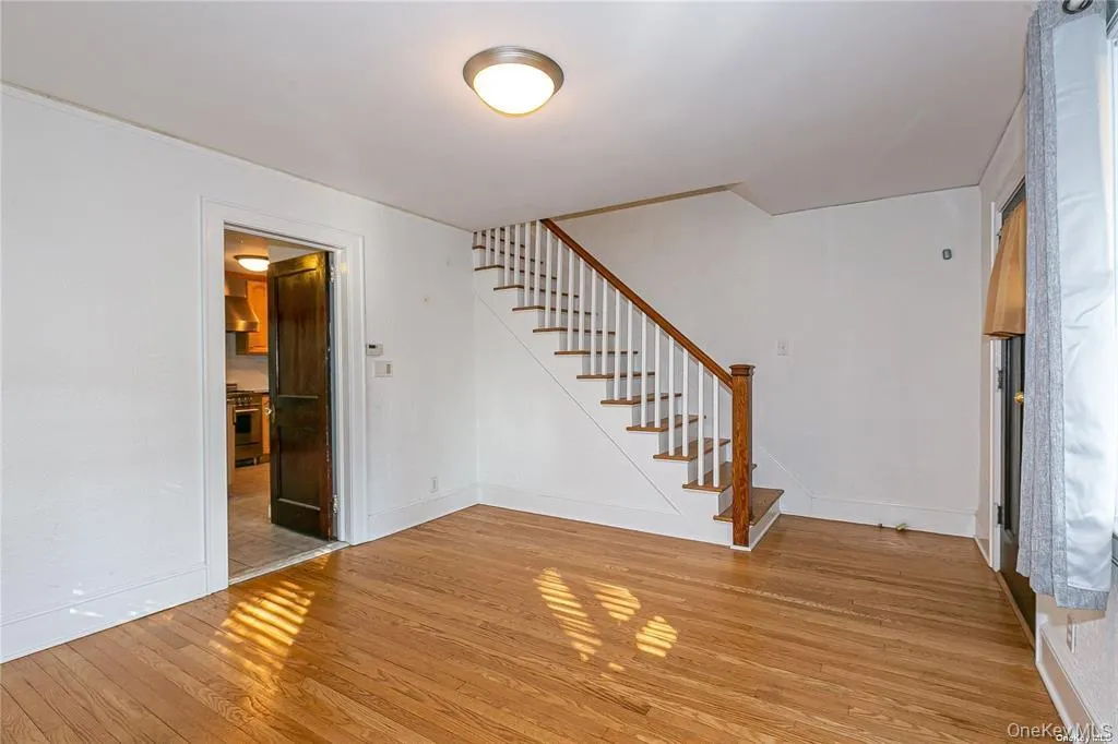 11 Potters Court, North Hempstead, NY, 2 Bedrooms Bedrooms, 4 Rooms Rooms,1 BathroomBathrooms,Residential Lease,For Rent,Potters,0,1044258 11 Potters Court, North Hempstead, NY, 2 Bedrooms Bedrooms, 4 Rooms Rooms,1 BathroomBathrooms,Residential Lease,For Rent,Potters,0,1044258