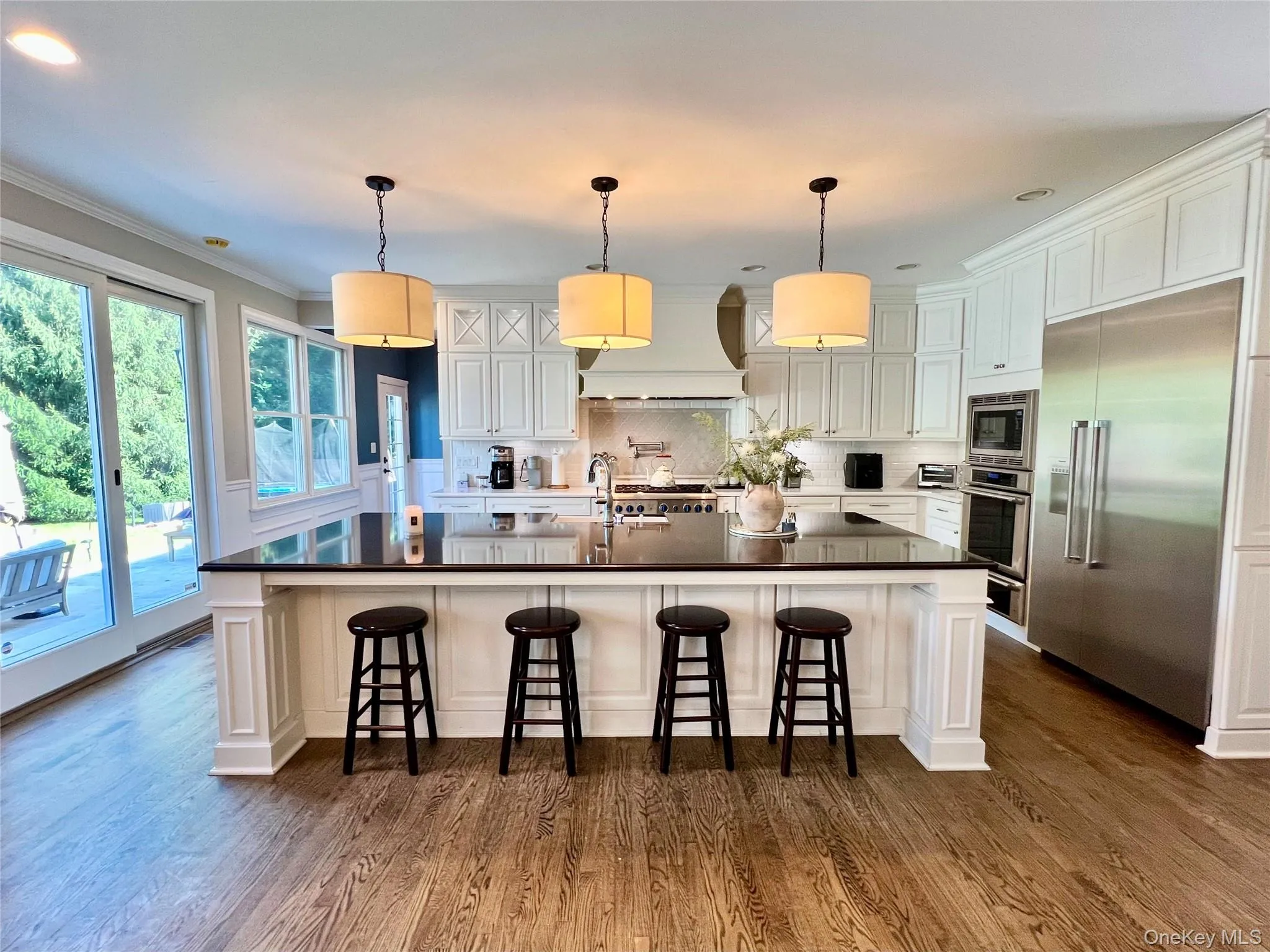 Stunning Custom Cabinetry, Backsplash,Pot filler, Thermador Appliances Stunning Custom Cabinetry, Backsplash,Pot filler, Thermador Appliances