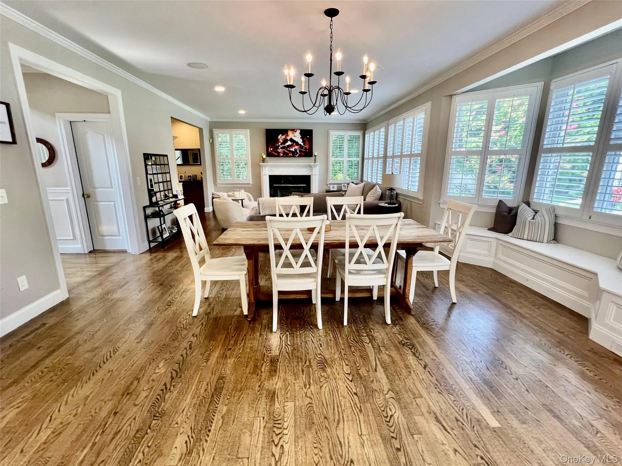 Eat In Kitchen Area w Window Bench Seating Eat In Kitchen Area w Window Bench Seating