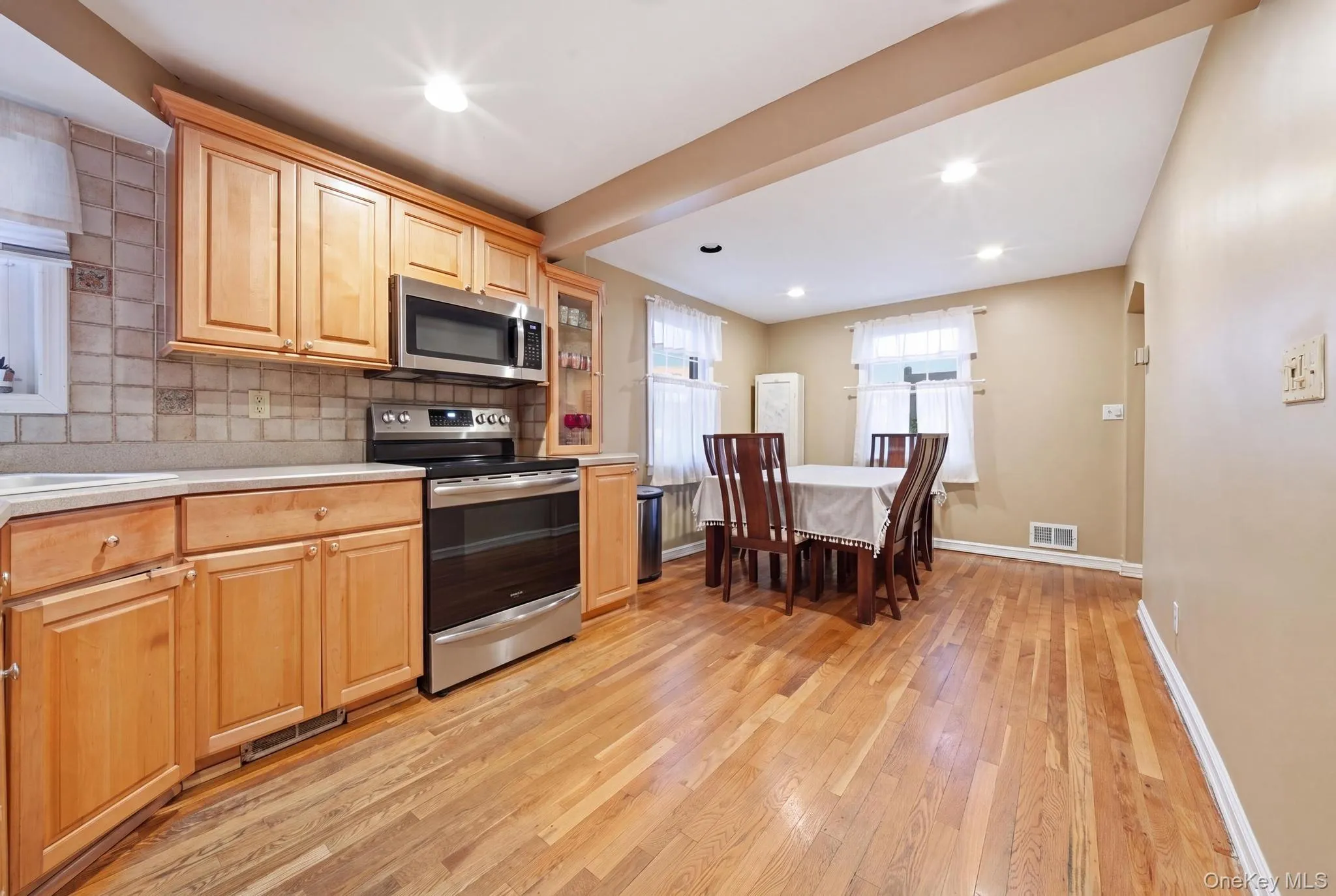 2262 1st Street, Hempstead, NY, 3 Bedrooms Bedrooms, 8 Rooms Rooms,2 BathroomsBathrooms,Residential,For Rent,1st,0,1044272 2262 1st Street, Hempstead, NY, 3 Bedrooms Bedrooms, 8 Rooms Rooms,2 BathroomsBathrooms,Residential,For Rent,1st,0,1044272