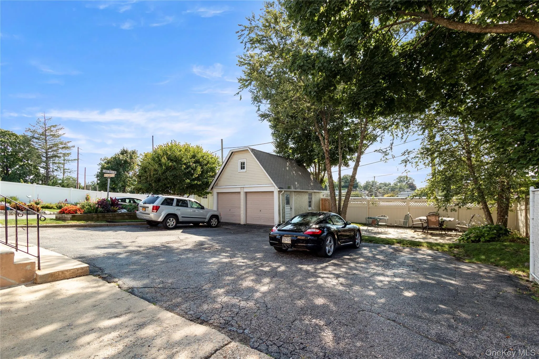 26 Bayles Avenue, North Hempstead, NY, 1 Bedroom Bedrooms, 3 Rooms Rooms,1 BathroomBathrooms,Residential Lease,For Rent,Bayles,0,1044273 26 Bayles Avenue, North Hempstead, NY, 1 Bedroom Bedrooms, 3 Rooms Rooms,1 BathroomBathrooms,Residential Lease,For Rent,Bayles,0,1044273