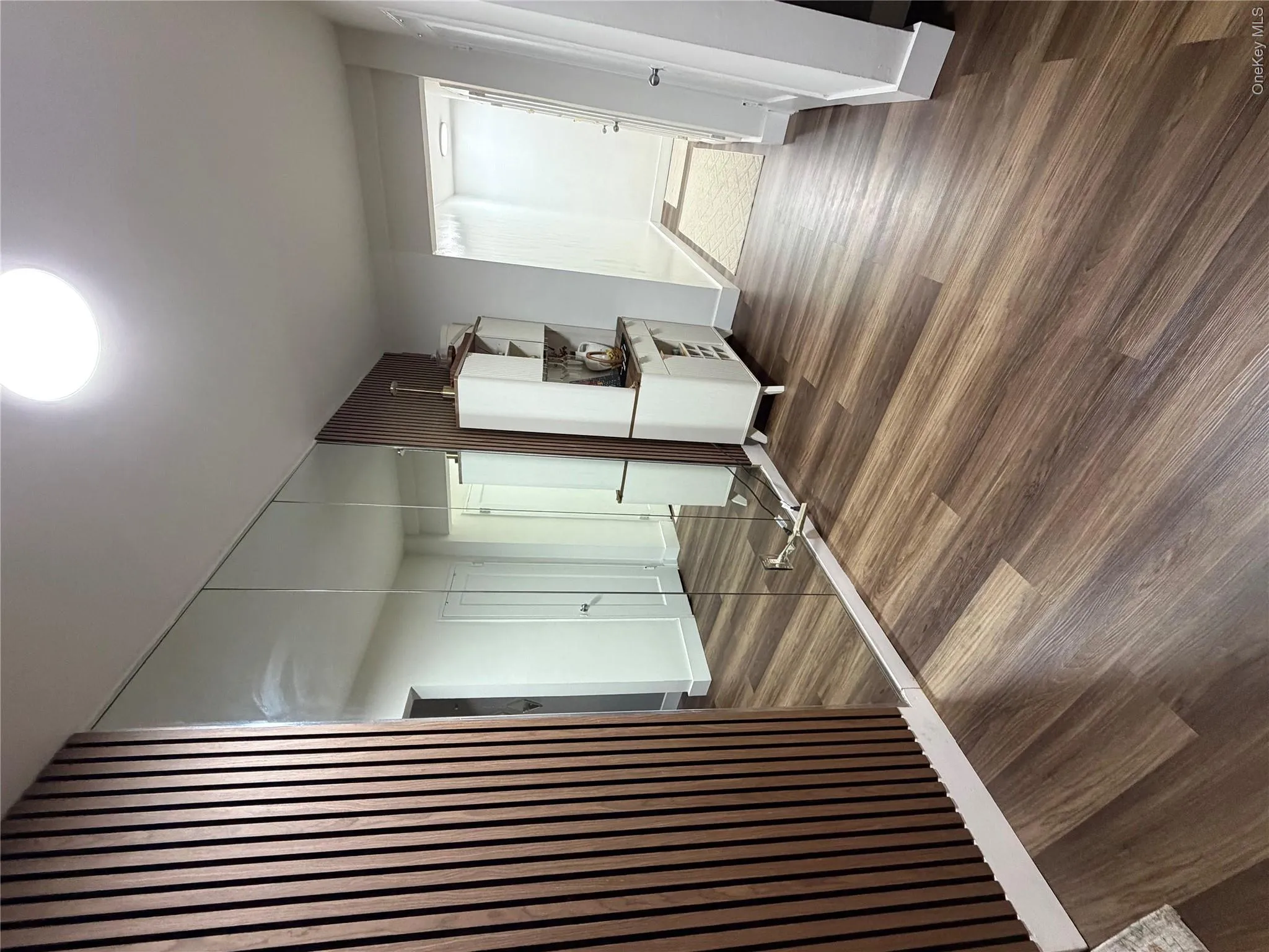 Foyer: Entry to Unit Foyer: Entry to Unit