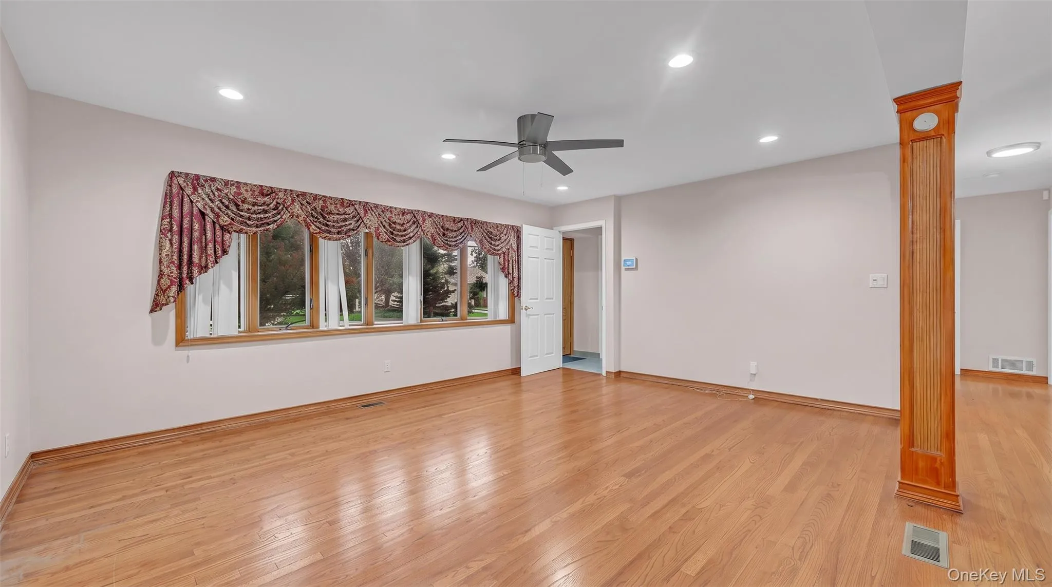 30 Andover Lane, Oyster Bay, NY, 4 Bedrooms Bedrooms, 7 Rooms Rooms,3 BathroomsBathrooms,Residential,For Rent,Andover,0,1044275 30 Andover Lane, Oyster Bay, NY, 4 Bedrooms Bedrooms, 7 Rooms Rooms,3 BathroomsBathrooms,Residential,For Rent,Andover,0,1044275