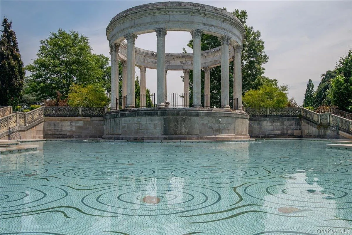 Open "Medusa" portico with view to reflecting pool. Open "Medusa" portico with view to reflecting pool.