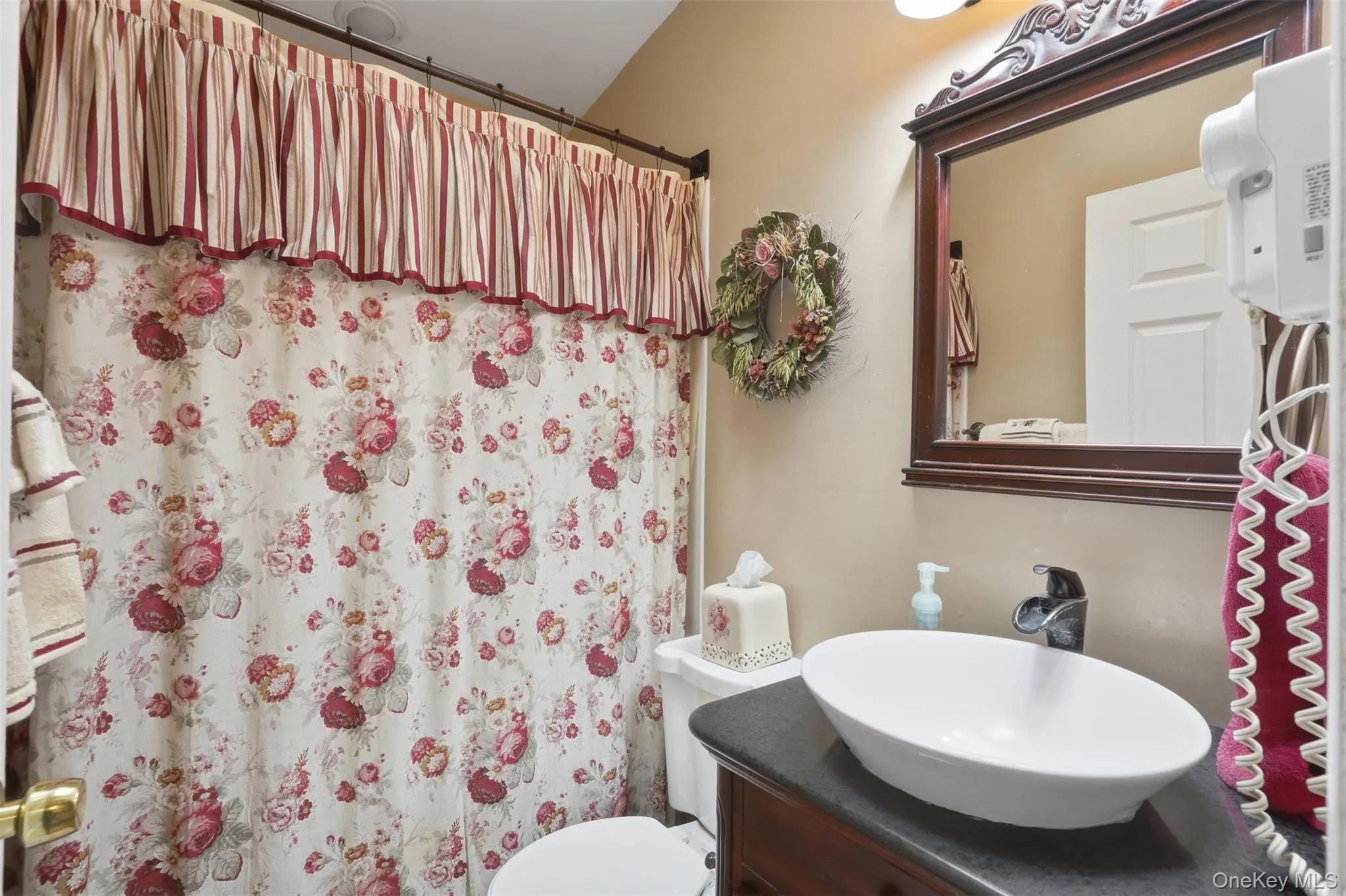 4 Seneca Lane, Marlboro, NY, 3 Bedrooms Bedrooms, 5 Rooms Rooms,1 BathroomBathrooms,Residential,For Rent,Seneca,0,1044284 4 Seneca Lane, Marlboro, NY, 3 Bedrooms Bedrooms, 5 Rooms Rooms,1 BathroomBathrooms,Residential,For Rent,Seneca,0,1044284