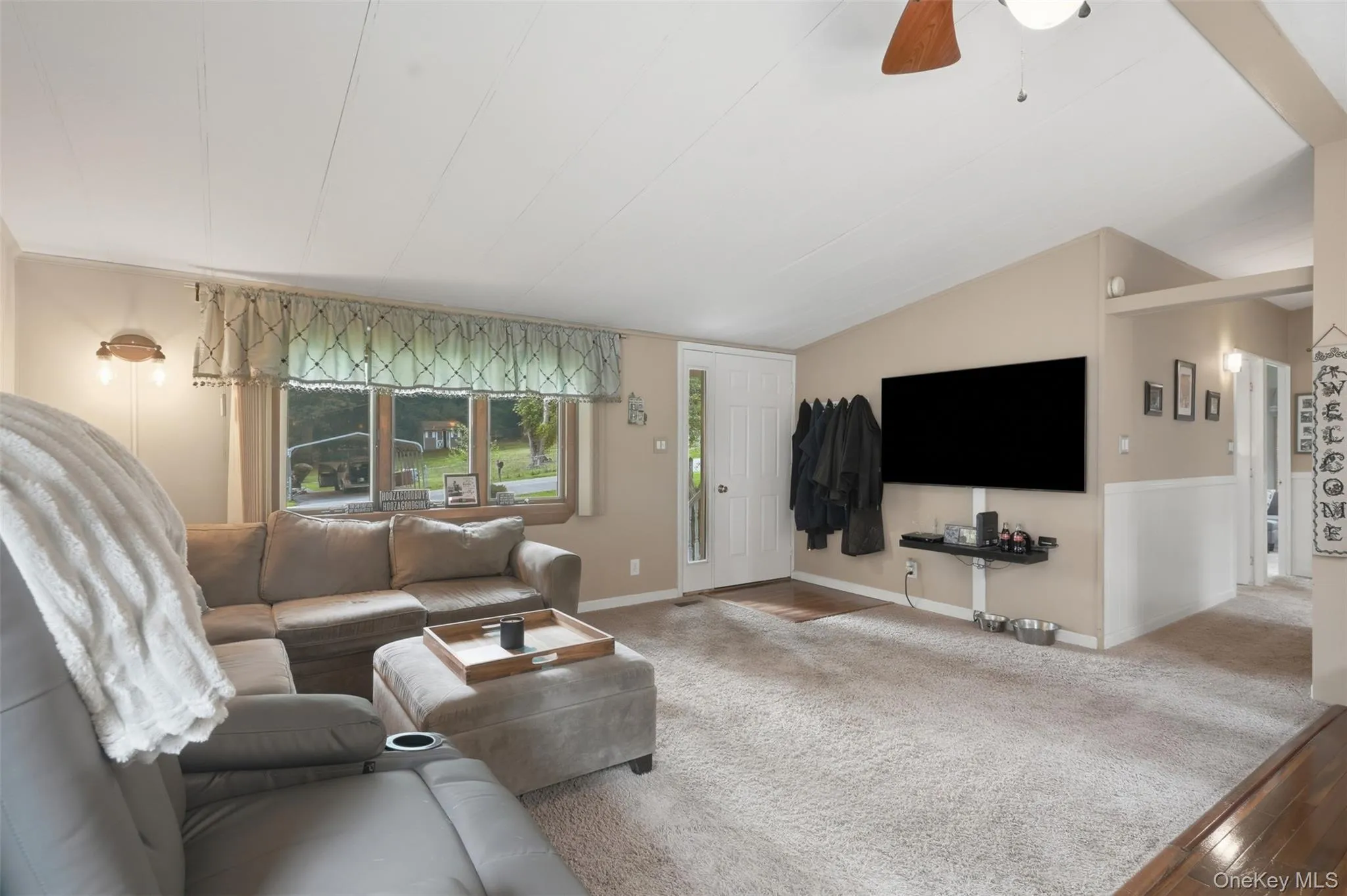 4 Seneca Lane, Marlboro, NY, 3 Bedrooms Bedrooms, 5 Rooms Rooms,1 BathroomBathrooms,Residential,For Rent,Seneca,0,1044284 4 Seneca Lane, Marlboro, NY, 3 Bedrooms Bedrooms, 5 Rooms Rooms,1 BathroomBathrooms,Residential,For Rent,Seneca,0,1044284
