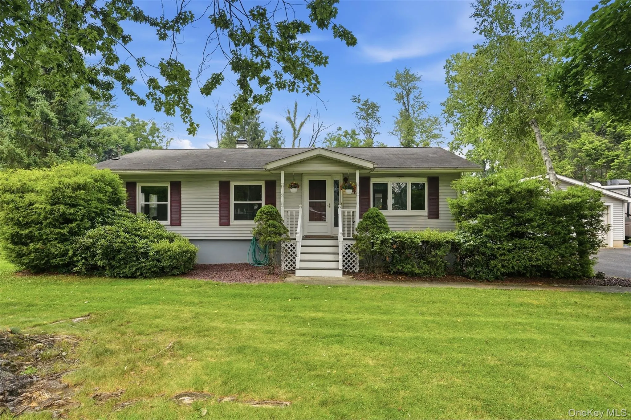 4 Seneca Lane, Marlboro, NY, 3 Bedrooms Bedrooms, 5 Rooms Rooms,1 BathroomBathrooms,Residential,For Rent,Seneca,0,1044284 4 Seneca Lane, Marlboro, NY, 3 Bedrooms Bedrooms, 5 Rooms Rooms,1 BathroomBathrooms,Residential,For Rent,Seneca,0,1044284