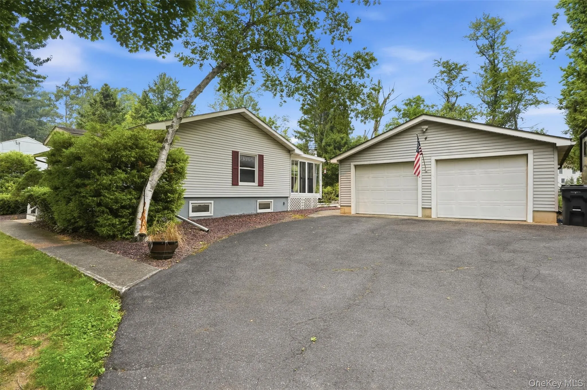 4 Seneca Lane, Marlboro, NY, 3 Bedrooms Bedrooms, 5 Rooms Rooms,1 BathroomBathrooms,Residential,For Rent,Seneca,0,1044284 4 Seneca Lane, Marlboro, NY, 3 Bedrooms Bedrooms, 5 Rooms Rooms,1 BathroomBathrooms,Residential,For Rent,Seneca,0,1044284