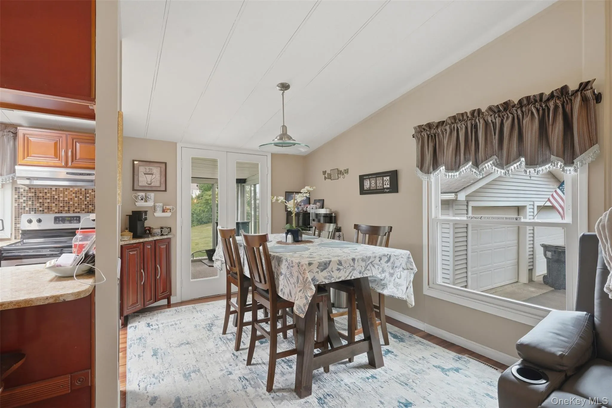 4 Seneca Lane, Marlboro, NY, 3 Bedrooms Bedrooms, 5 Rooms Rooms,1 BathroomBathrooms,Residential,For Rent,Seneca,0,1044284 4 Seneca Lane, Marlboro, NY, 3 Bedrooms Bedrooms, 5 Rooms Rooms,1 BathroomBathrooms,Residential,For Rent,Seneca,0,1044284