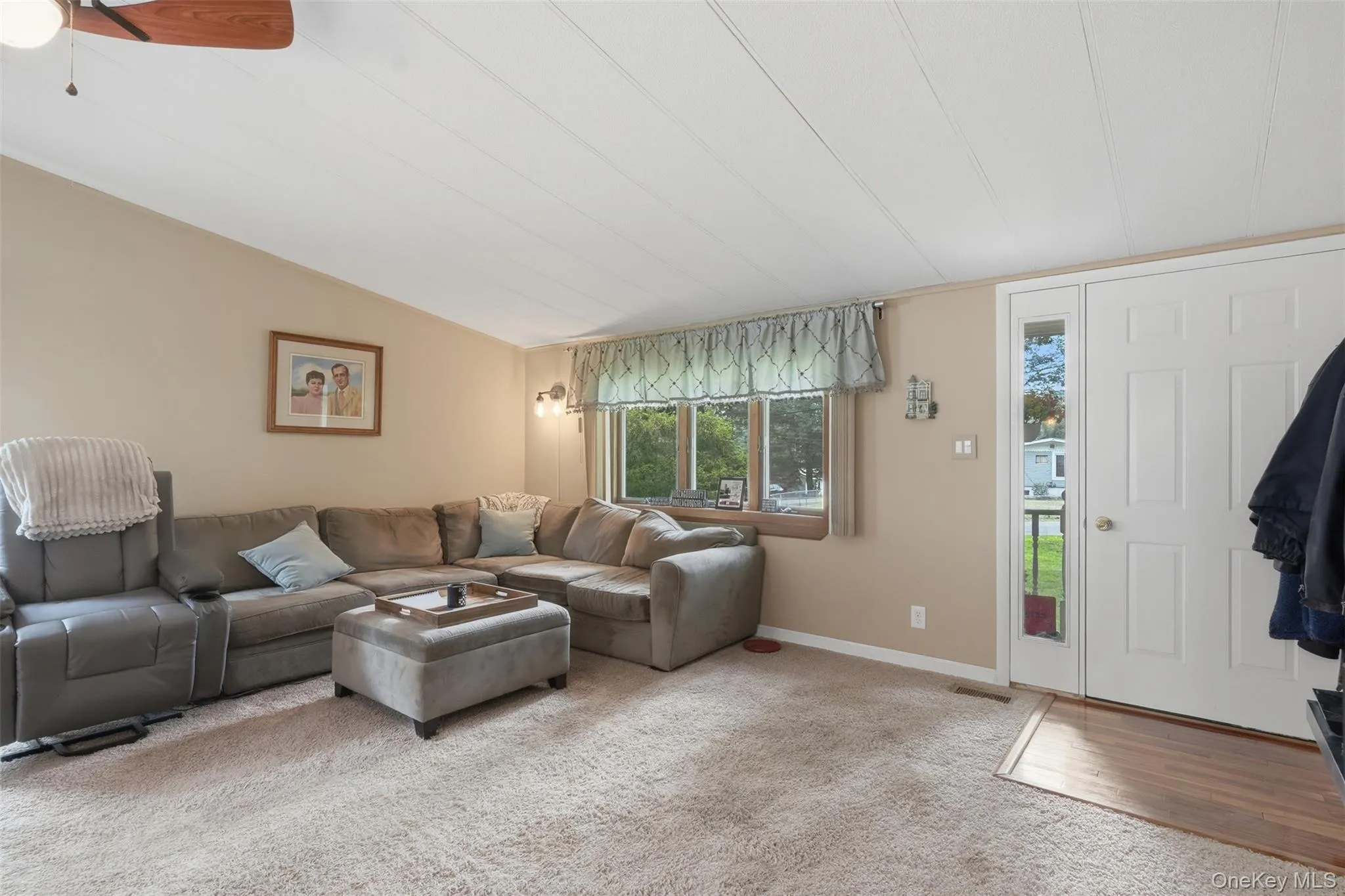 4 Seneca Lane, Marlboro, NY, 3 Bedrooms Bedrooms, 5 Rooms Rooms,1 BathroomBathrooms,Residential,For Rent,Seneca,0,1044284 4 Seneca Lane, Marlboro, NY, 3 Bedrooms Bedrooms, 5 Rooms Rooms,1 BathroomBathrooms,Residential,For Rent,Seneca,0,1044284