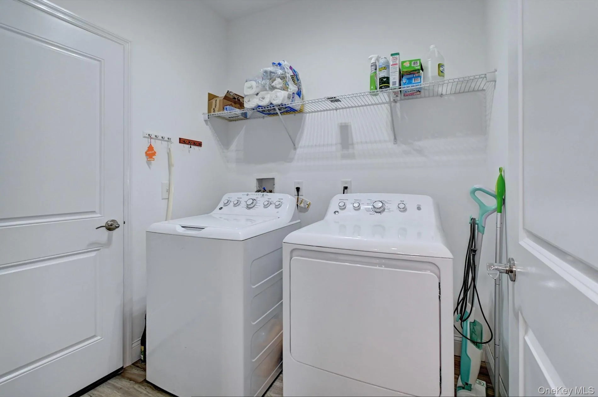 131 Grace Hall Lane, Brookhaven, NY, 3 Bedrooms Bedrooms, 9 Rooms Rooms,2 BathroomsBathrooms,Residential,For Rent,Grace Hall,0,1044285 131 Grace Hall Lane, Brookhaven, NY, 3 Bedrooms Bedrooms, 9 Rooms Rooms,2 BathroomsBathrooms,Residential,For Rent,Grace Hall,0,1044285