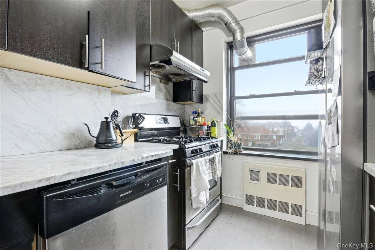 99-60 63rd Road, New York, NY, 2 Bedrooms Bedrooms, 5 Rooms Rooms,1 BathroomBathrooms,Residential,For Rent,63rd,0,1044289 99-60 63rd Road, New York, NY, 2 Bedrooms Bedrooms, 5 Rooms Rooms,1 BathroomBathrooms,Residential,For Rent,63rd,0,1044289
