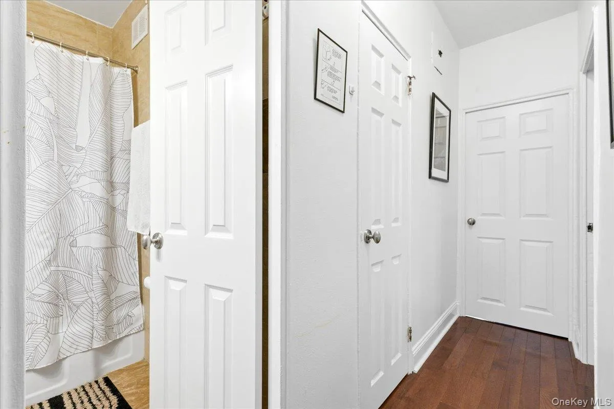 99-60 63rd Road, New York, NY, 2 Bedrooms Bedrooms, 5 Rooms Rooms,1 BathroomBathrooms,Residential,For Rent,63rd,0,1044289 99-60 63rd Road, New York, NY, 2 Bedrooms Bedrooms, 5 Rooms Rooms,1 BathroomBathrooms,Residential,For Rent,63rd,0,1044289