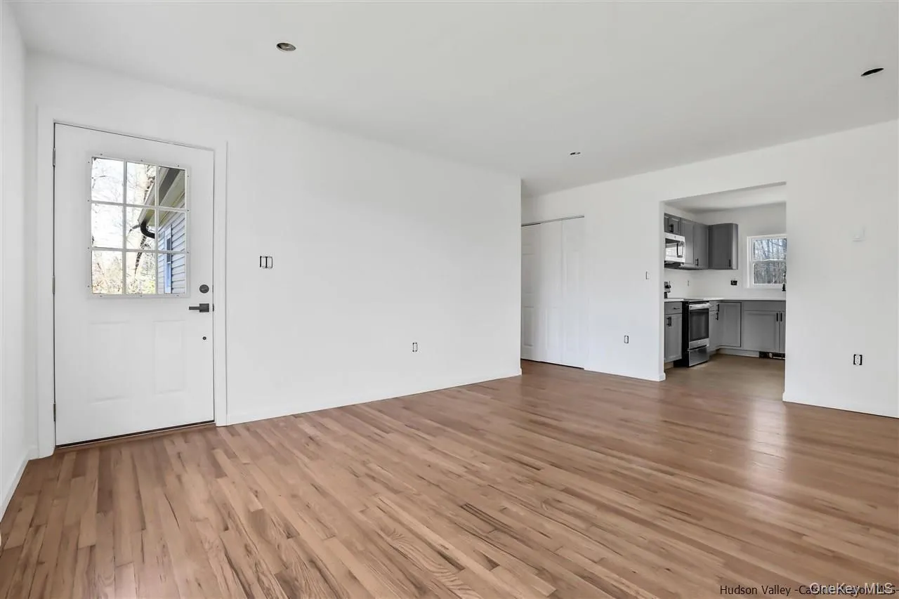 15 Sand Hill Road, Gardiner, NY, 3 Bedrooms Bedrooms, 5 Rooms Rooms,1 BathroomBathrooms,Residential,For Rent,Sand Hill,0,1044290 15 Sand Hill Road, Gardiner, NY, 3 Bedrooms Bedrooms, 5 Rooms Rooms,1 BathroomBathrooms,Residential,For Rent,Sand Hill,0,1044290