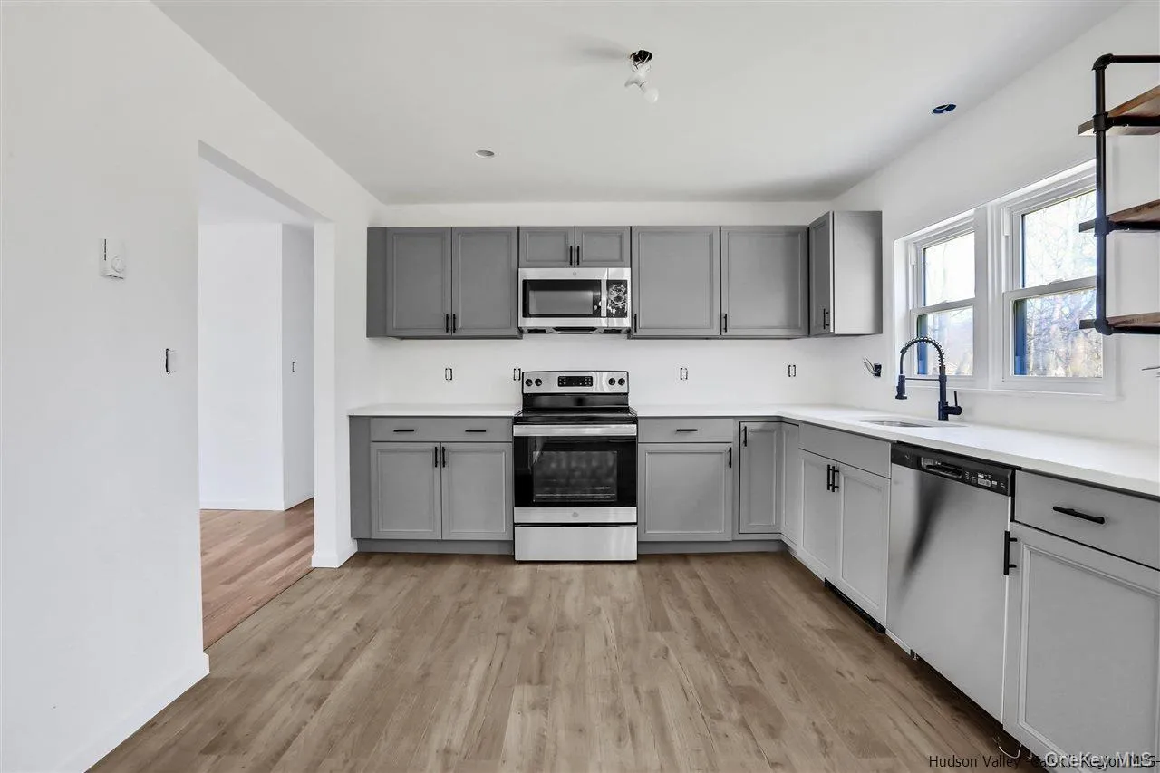 15 Sand Hill Road, Gardiner, NY, 3 Bedrooms Bedrooms, 5 Rooms Rooms,1 BathroomBathrooms,Residential,For Rent,Sand Hill,0,1044290 15 Sand Hill Road, Gardiner, NY, 3 Bedrooms Bedrooms, 5 Rooms Rooms,1 BathroomBathrooms,Residential,For Rent,Sand Hill,0,1044290