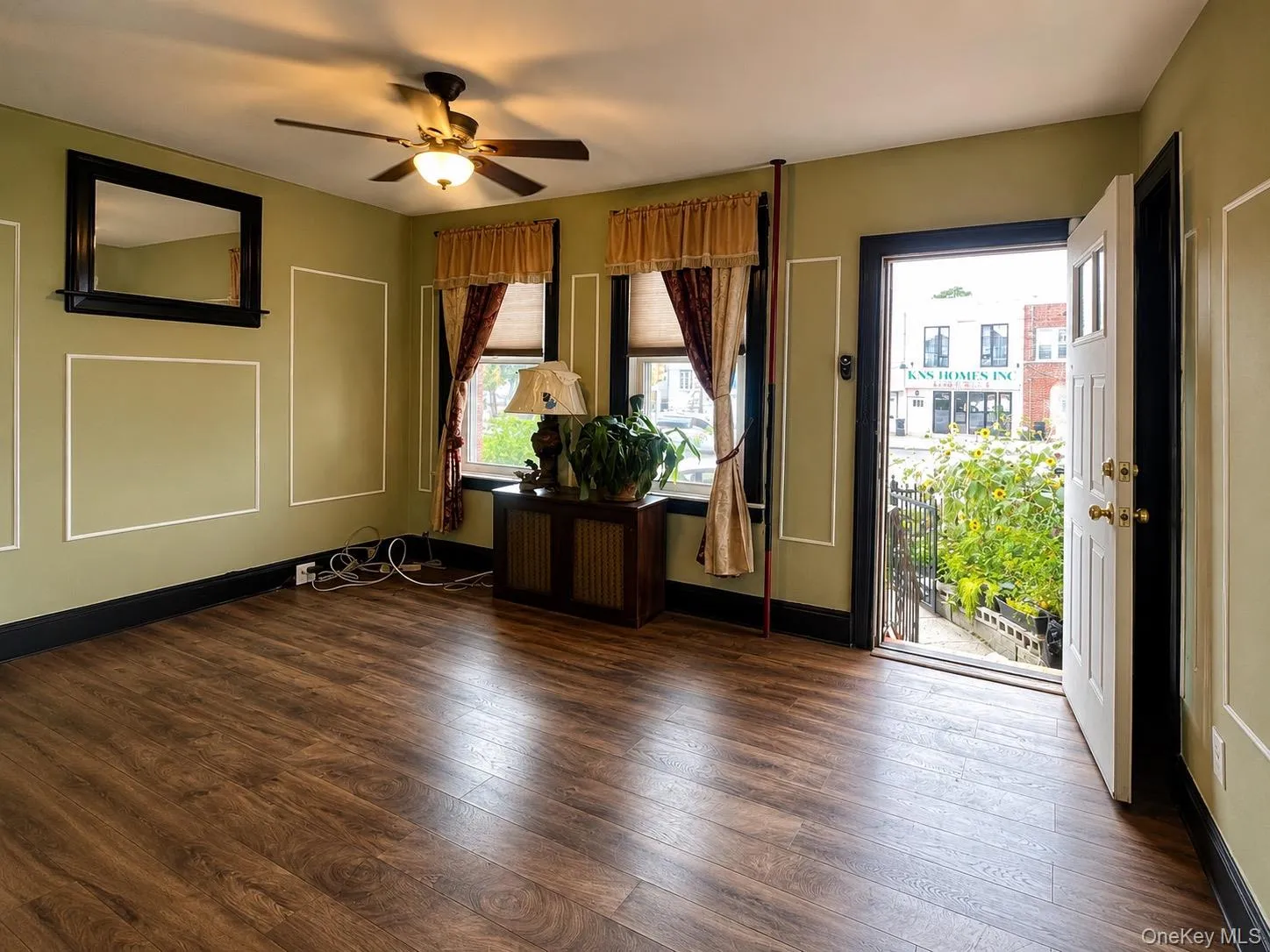 125-16 Hawtree Creek Road, New York, NY, 2 Bedrooms Bedrooms, 6 Rooms Rooms,2 BathroomsBathrooms,Residential,For Rent,Hawtree Creek,0,1044292 125-16 Hawtree Creek Road, New York, NY, 2 Bedrooms Bedrooms, 6 Rooms Rooms,2 BathroomsBathrooms,Residential,For Rent,Hawtree Creek,0,1044292