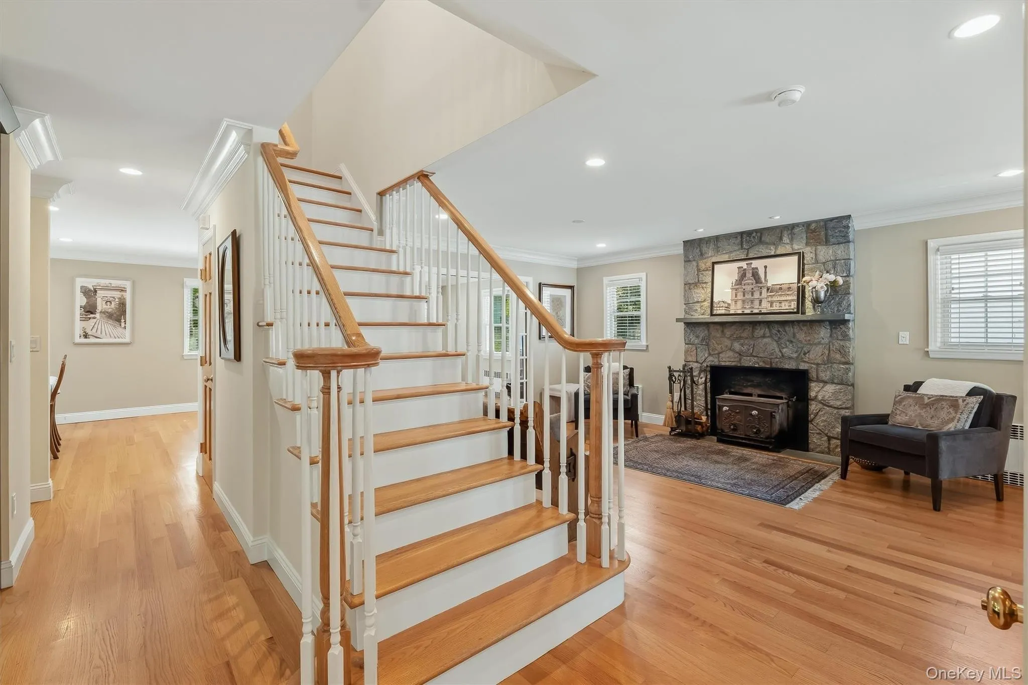 A graceful entry with an immediate sense of home. A graceful entry with an immediate sense of home.