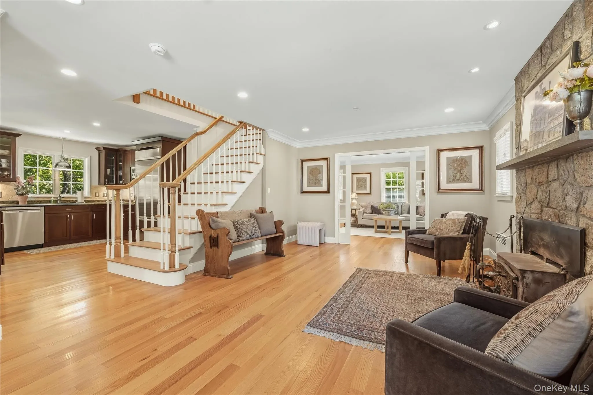 Comfort, light, and room to linger. Comfort, light, and room to linger.