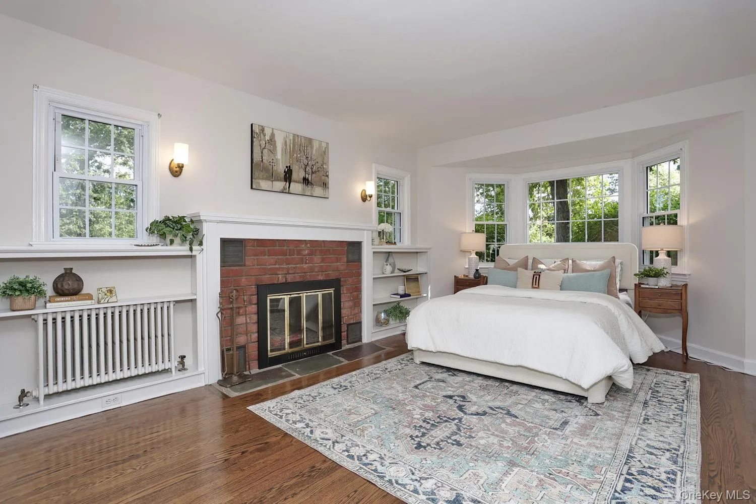 Beautiful suite with wood burning fireplace Beautiful suite with wood burning fireplace