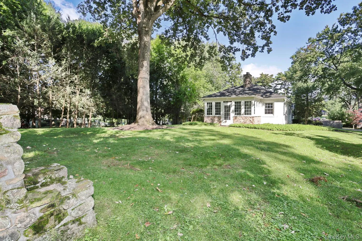 11 Muir Lane, Clarkstown, NY, 4 Bedrooms Bedrooms, 11 Rooms Rooms,2 BathroomsBathrooms,Residential,For Rent,Muir,0,1044296 11 Muir Lane, Clarkstown, NY, 4 Bedrooms Bedrooms, 11 Rooms Rooms,2 BathroomsBathrooms,Residential,For Rent,Muir,0,1044296
