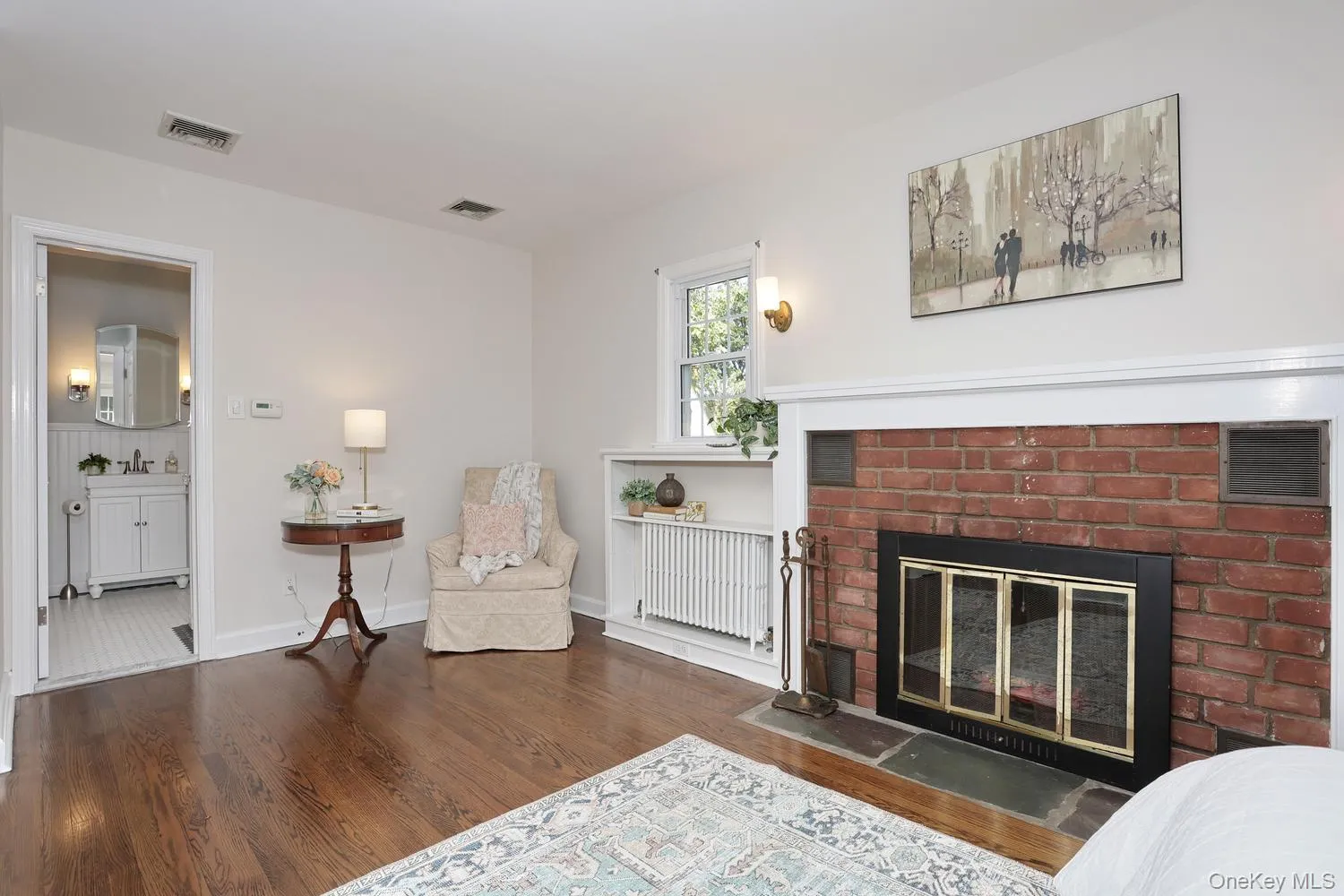 Beautiful suite with wood burning fireplace Beautiful suite with wood burning fireplace